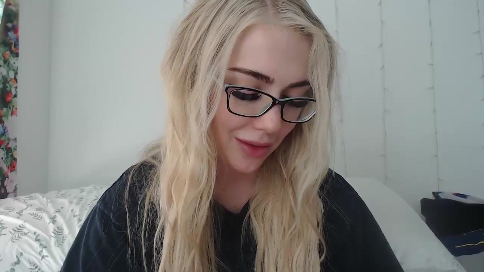 Gallery image thumbnail from AshleyMarina's myfreecams stream on, 03/29/2024, 19:36 image 14 of 20