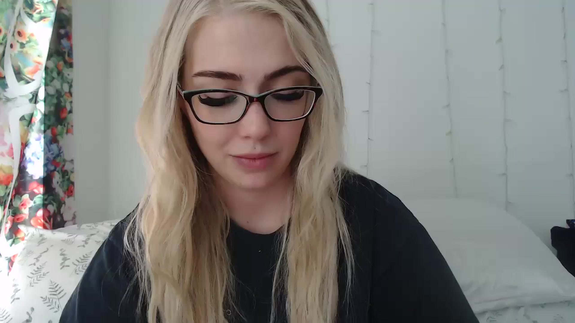Gallery image thumbnail from AshleyMarina's myfreecams stream on, 03/29/2024, 19:36 image 2 of 20