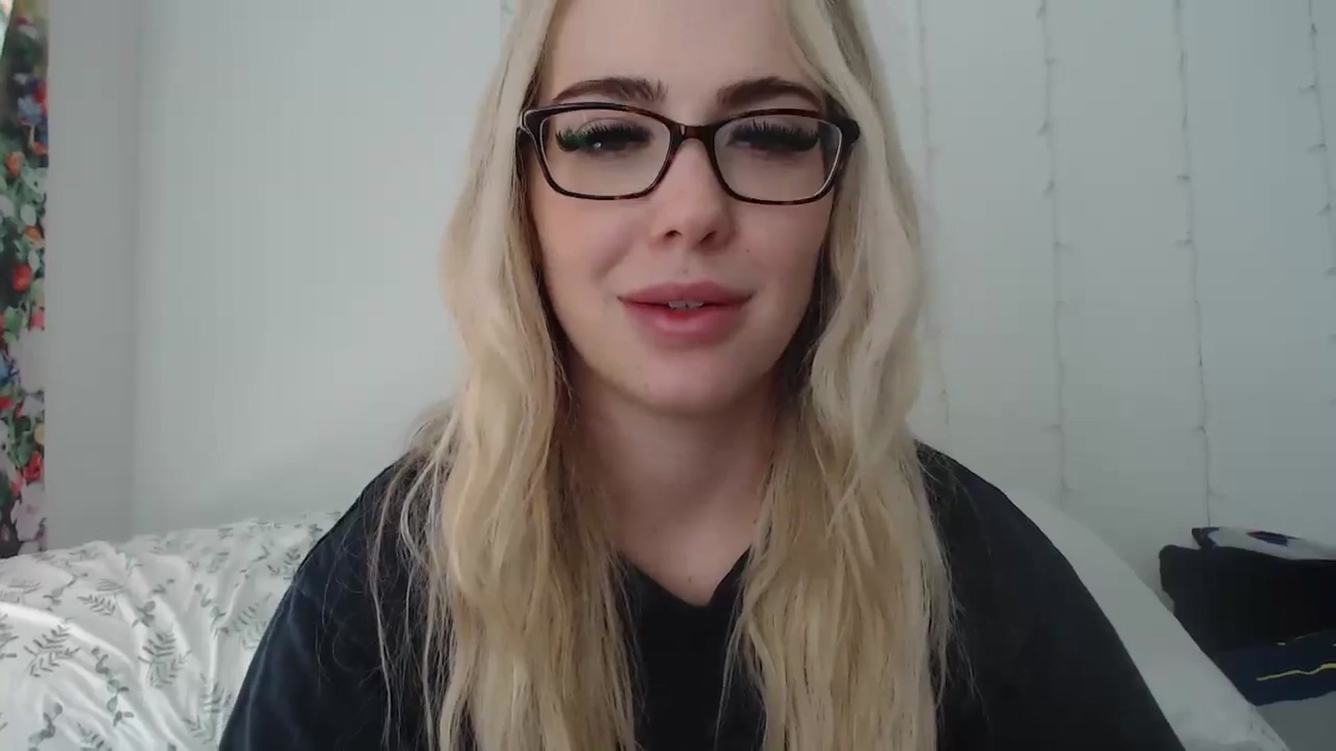 Gallery image thumbnail from AshleyMarina's myfreecams stream on, 03/29/2024, 19:36 image 15 of 20