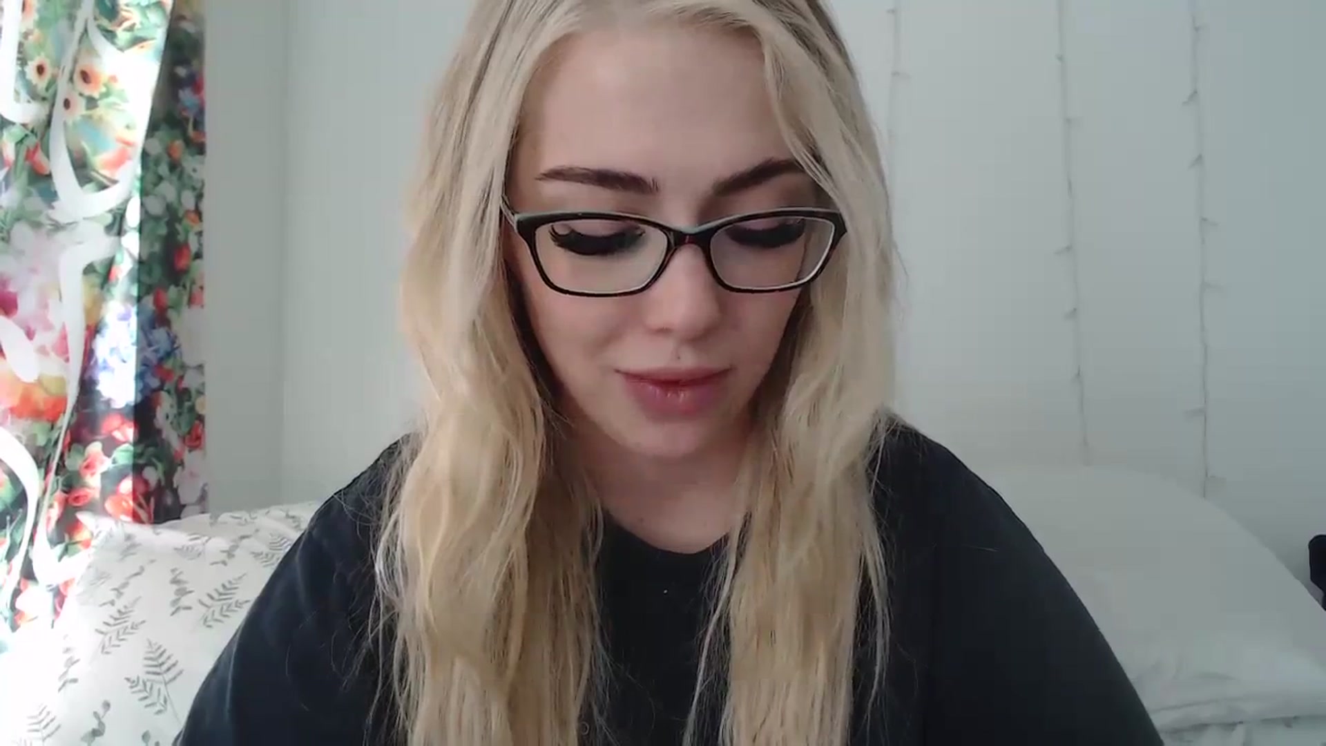 Gallery image thumbnail from AshleyMarina's myfreecams stream on, 03/29/2024, 19:36 image 3 of 20