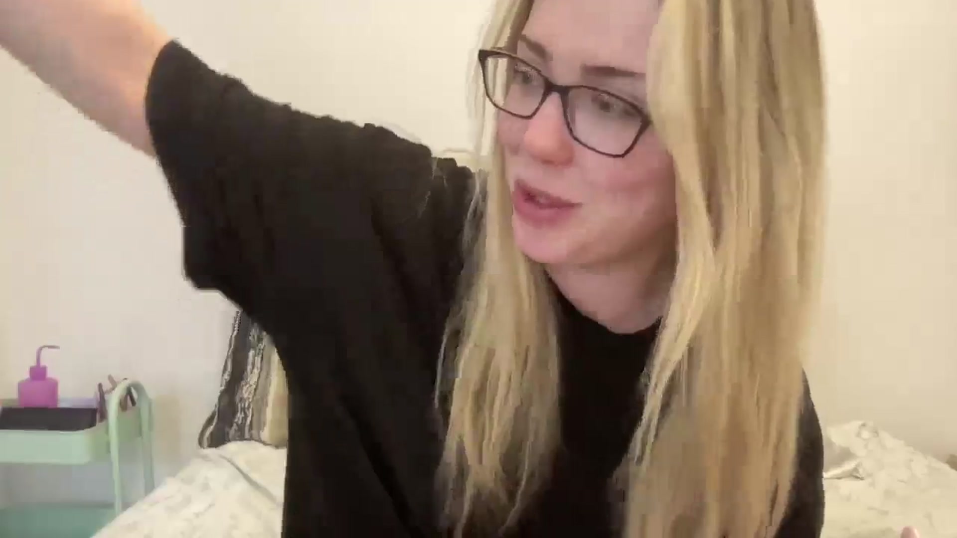 Gallery image thumbnail from AshleyMarina's myfreecams stream on, 02/18/2025, 14:40 image 3 of 20