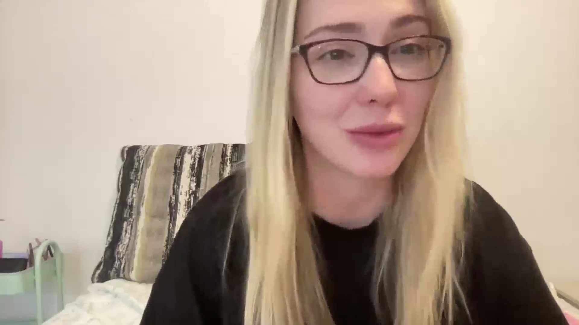 Gallery image thumbnail from AshleyMarina's myfreecams stream on, 02/18/2025, 14:40 image 10 of 20