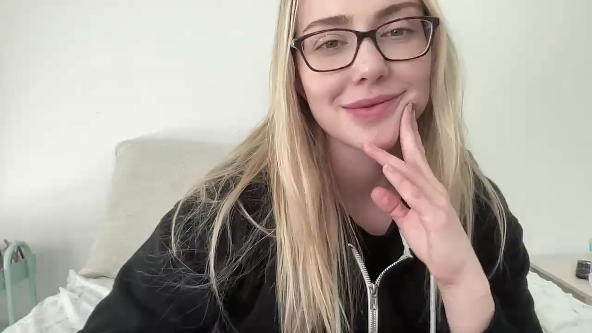Gallery image thumbnail from AshleyMarina's myfreecams stream on, 02/18/2025, 19:19 image 10 of 20