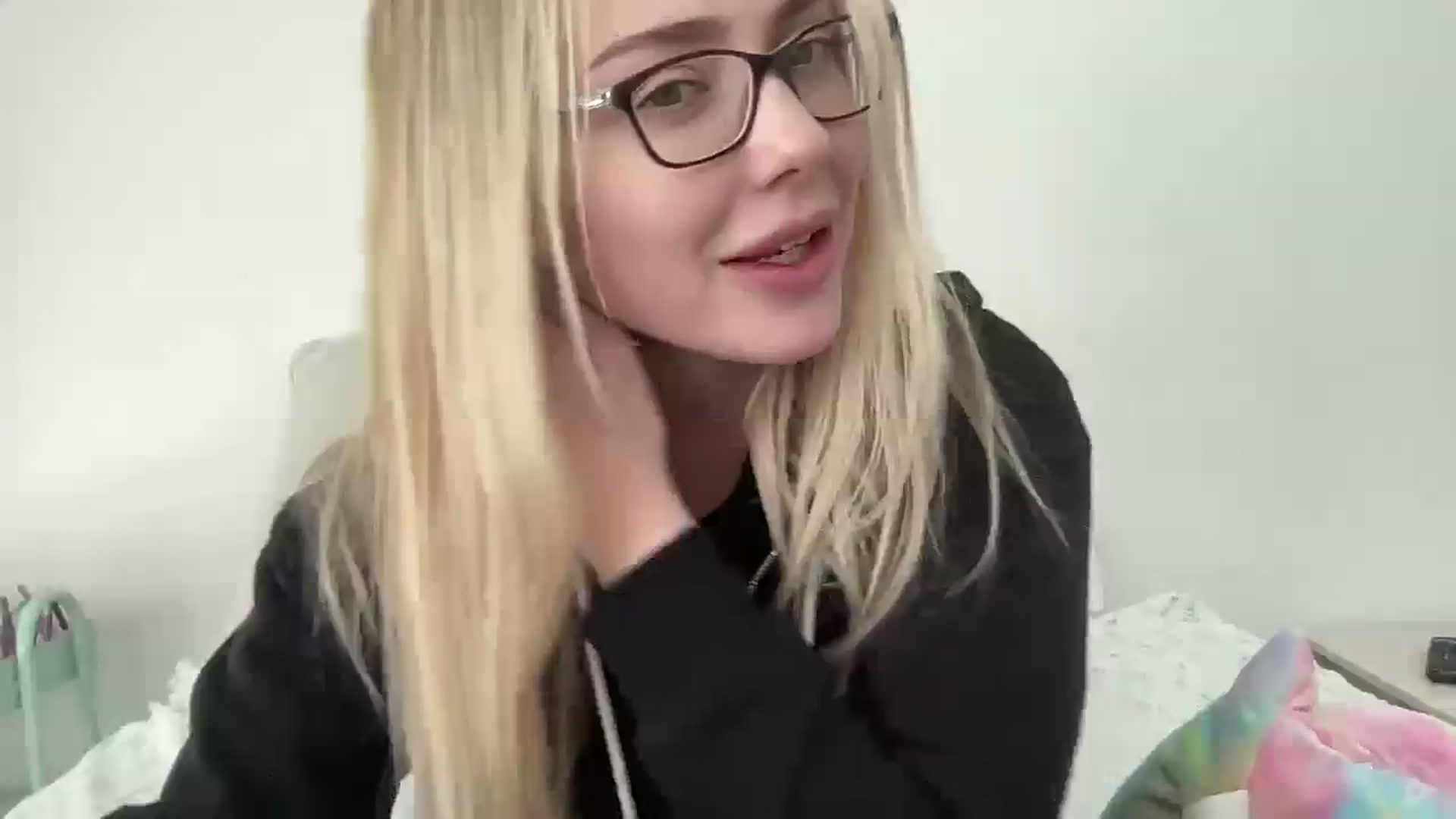 Gallery image thumbnail from AshleyMarina's myfreecams stream on, 02/18/2025, 19:19 image 5 of 20