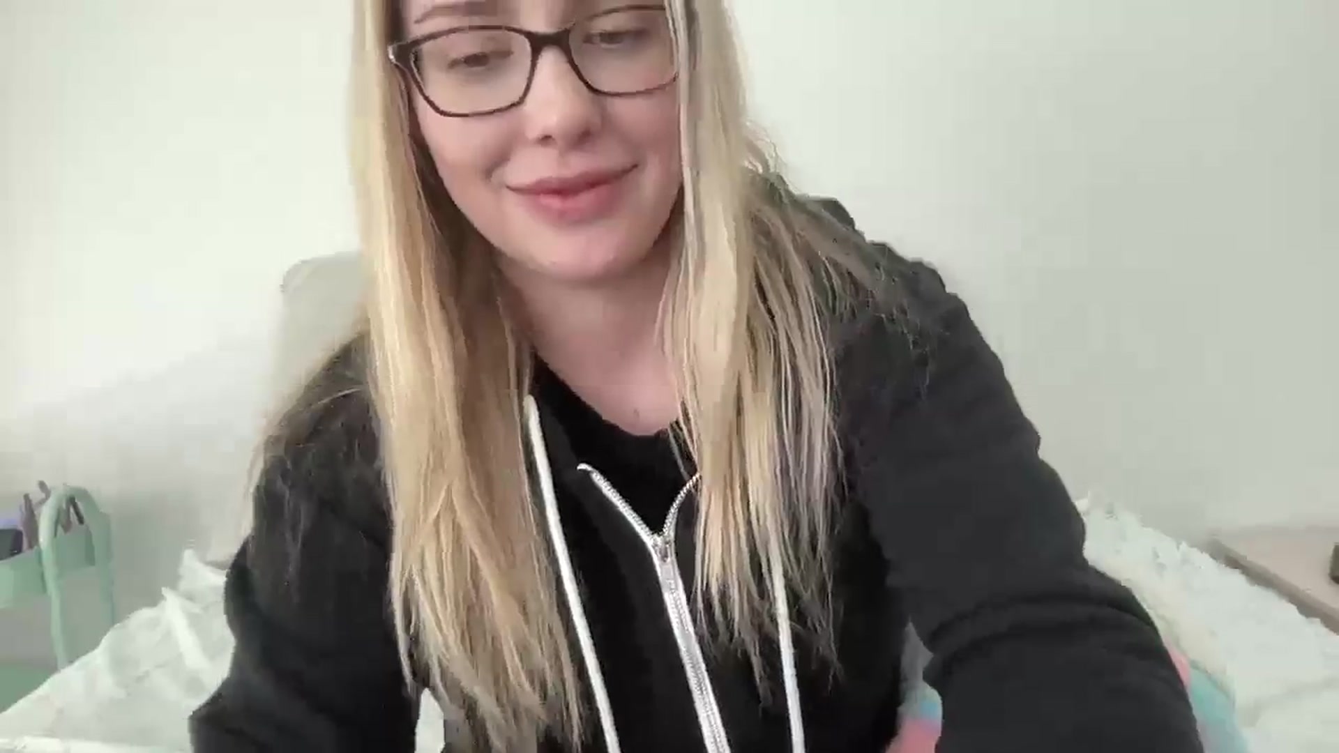 Gallery image thumbnail from AshleyMarina's myfreecams stream on, 02/18/2025, 19:19 image 19 of 20