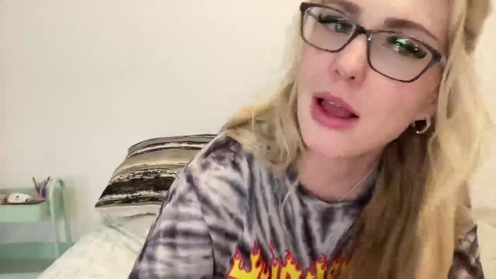 Gallery image thumbnail from AshleyMarina's myfreecams stream on, 05/27/2025, 01:39 image 14 of 20