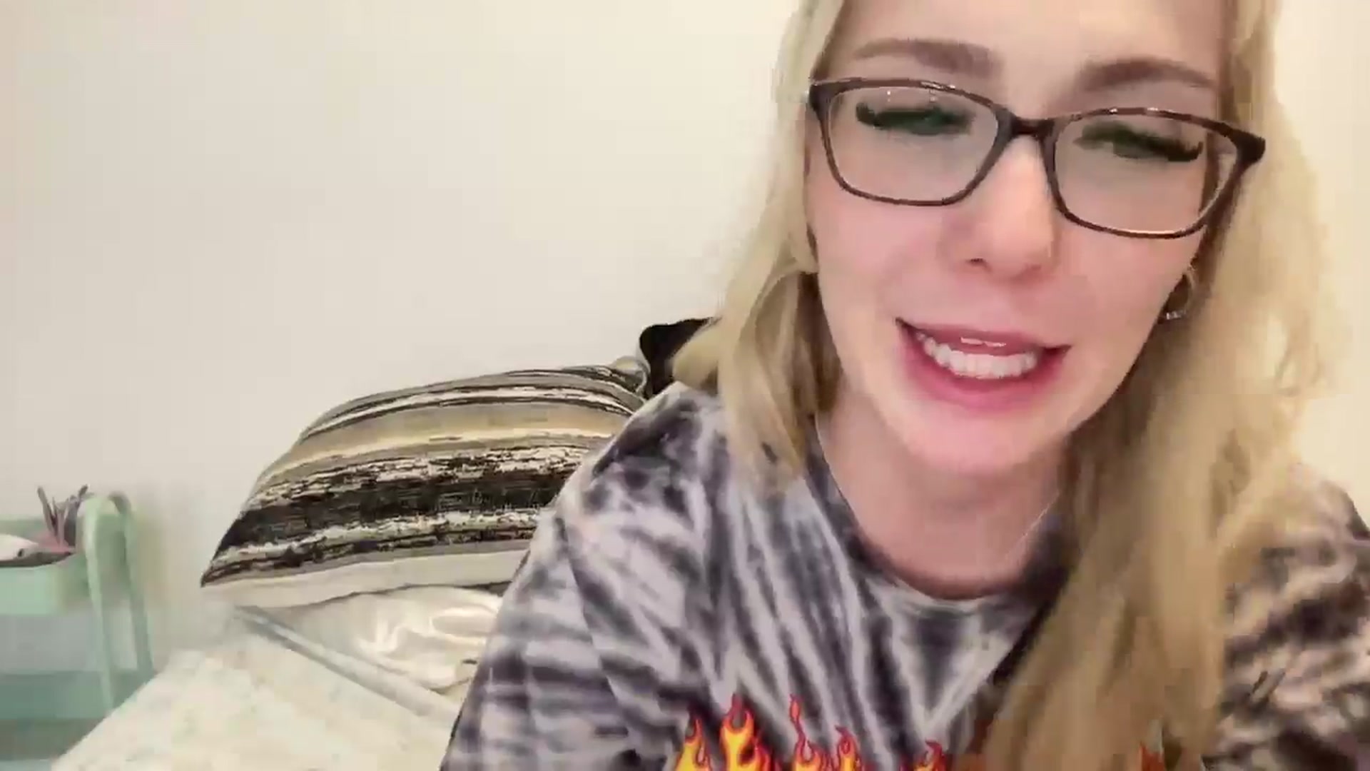 Gallery image thumbnail from AshleyMarina's myfreecams stream on, 05/27/2025, 01:39 image 19 of 20
