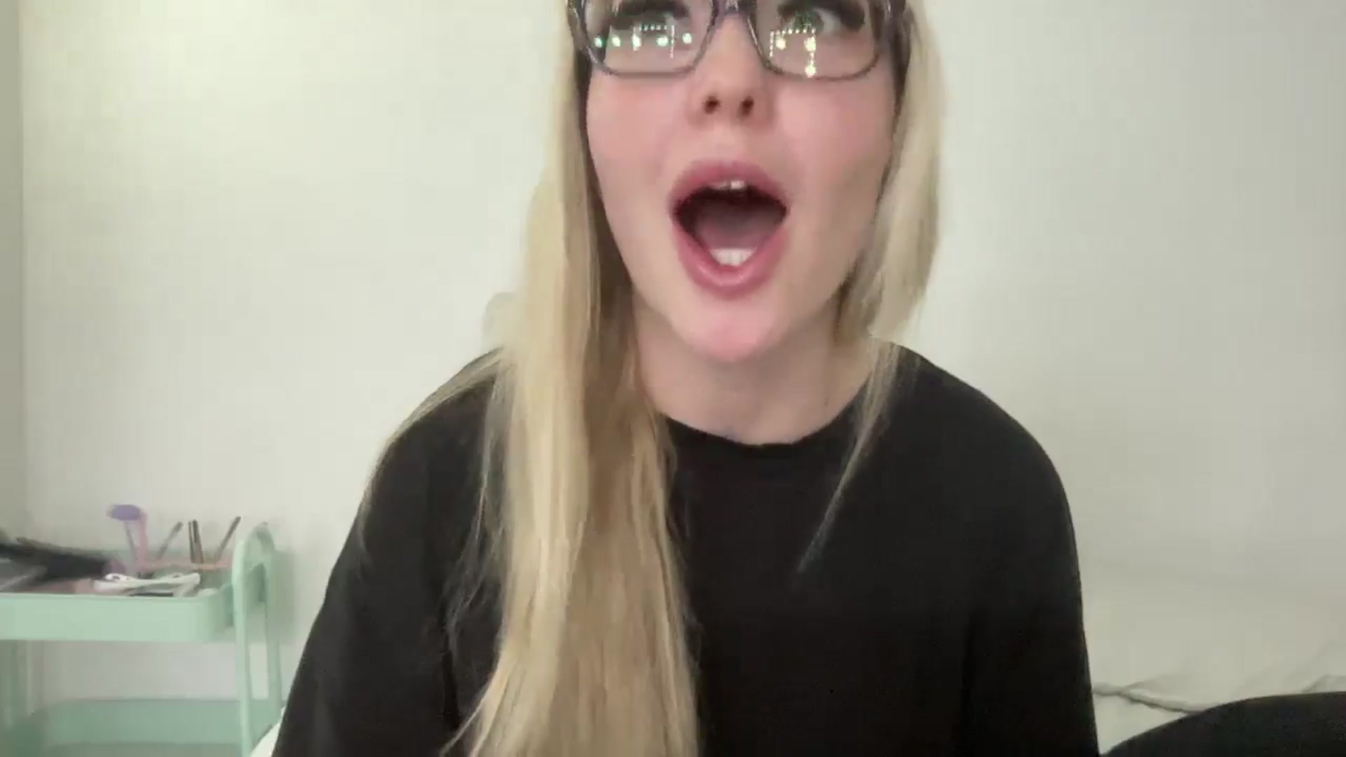 Gallery image thumbnail from AshleyMarina's myfreecams stream on, 11/09/2025, 16:41 image 4 of 20