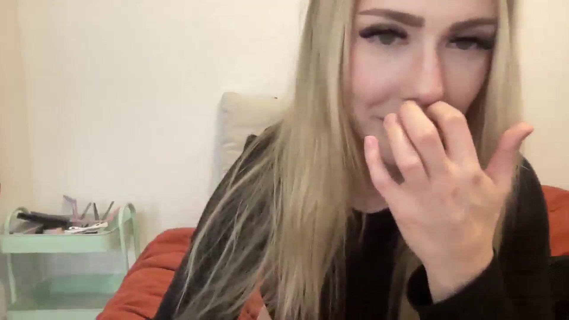 Gallery image thumbnail from AshleyMarina's myfreecams stream on, 11/18/2025, 18:34 image 11 of 20