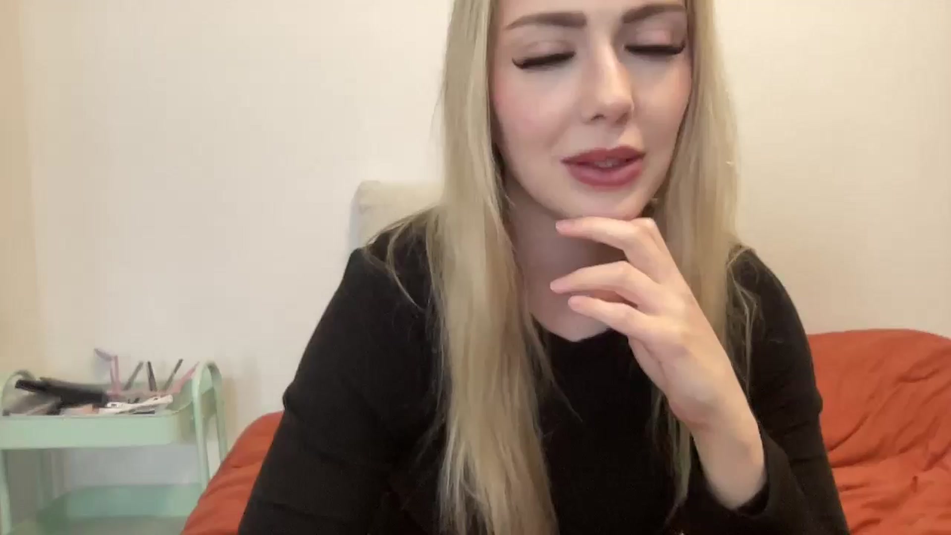 Gallery image thumbnail from AshleyMarina's myfreecams stream on, 11/18/2025, 19:43 image 12 of 20