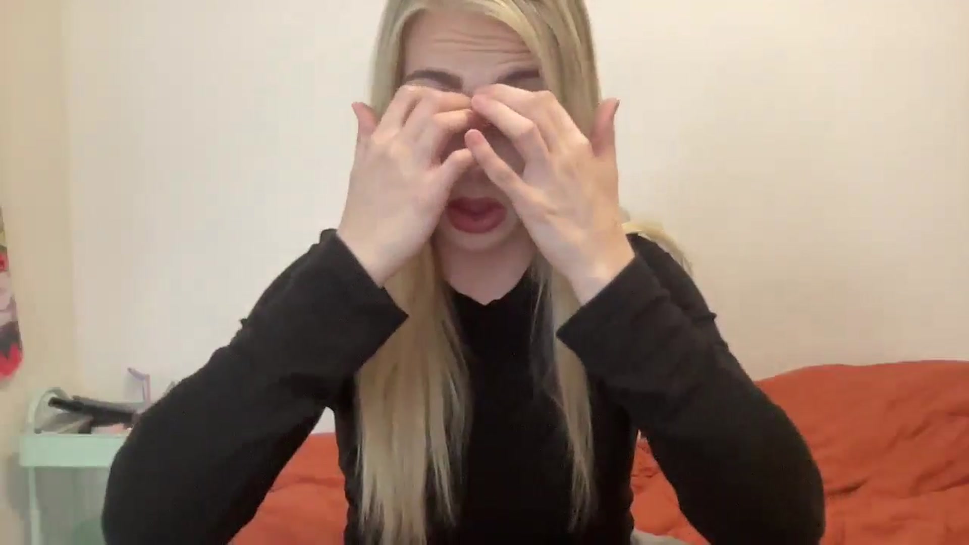Gallery image thumbnail from AshleyMarina's myfreecams stream on, 11/18/2025, 19:43 image 4 of 20
