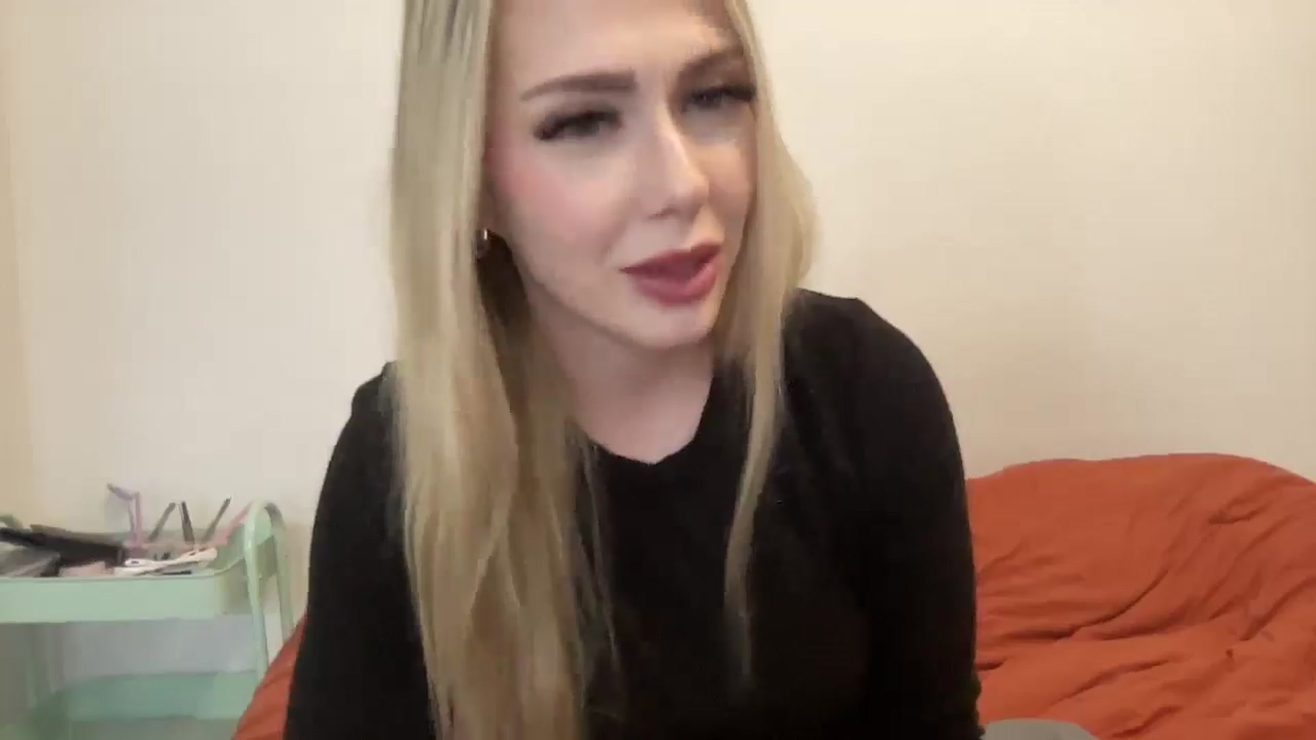 Gallery image thumbnail from AshleyMarina's myfreecams stream on, 11/18/2025, 19:43 image 20 of 20