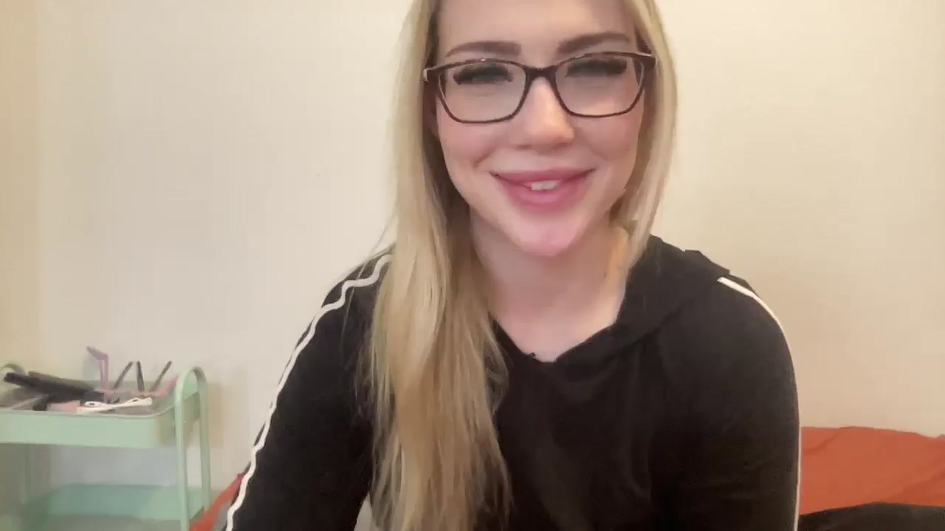 Gallery image thumbnail from AshleyMarina's myfreecams stream on, 11/24/2025, 13:29 image 11 of 20