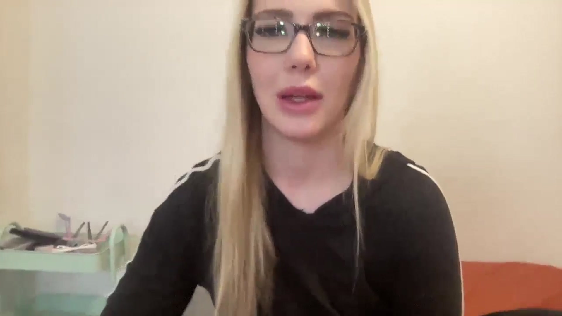 Gallery image thumbnail from AshleyMarina's myfreecams stream on, 11/24/2025, 13:29 image 6 of 20