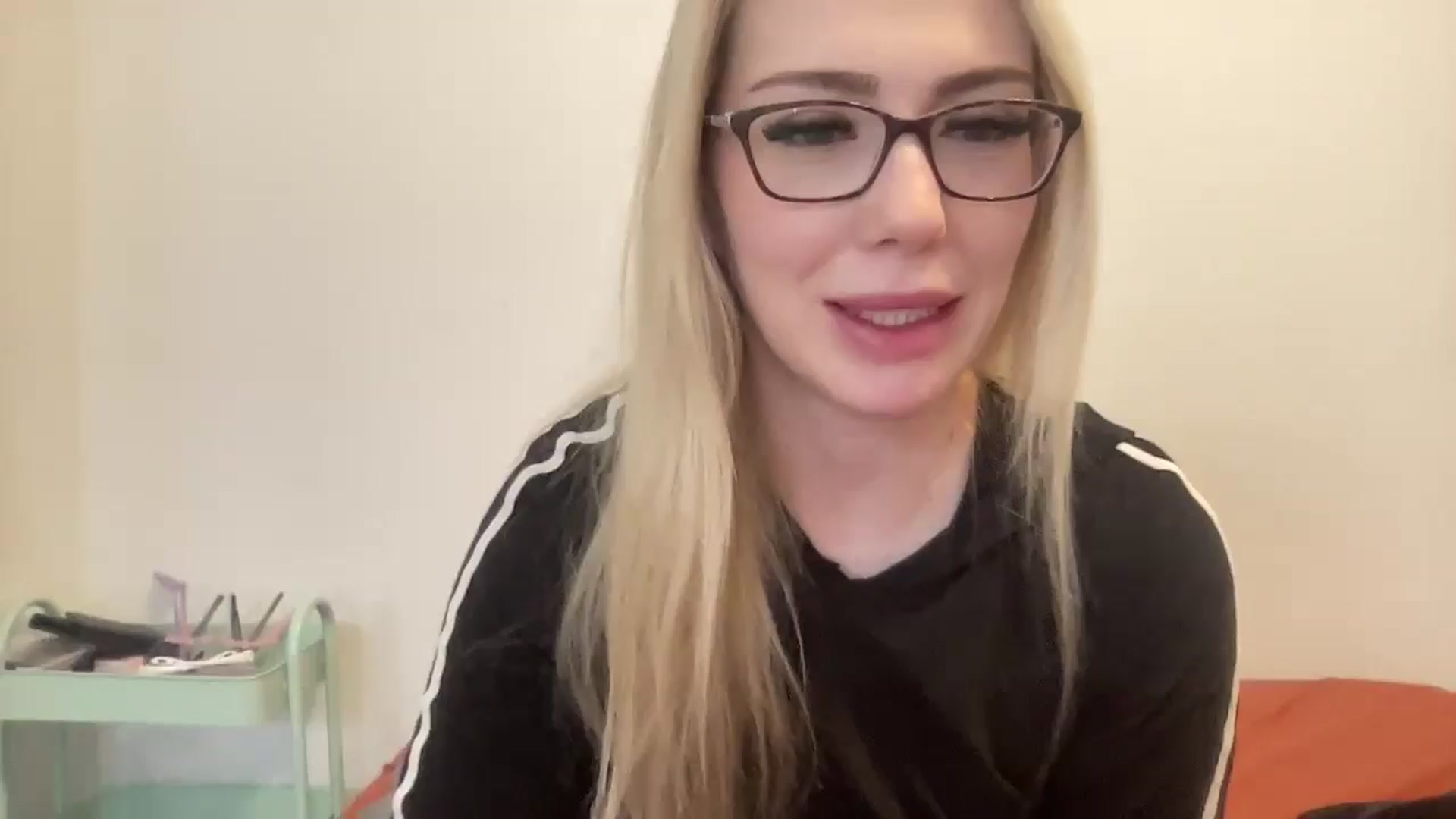 Gallery image thumbnail from AshleyMarina's myfreecams stream on, 11/24/2025, 13:29 image 1 of 20