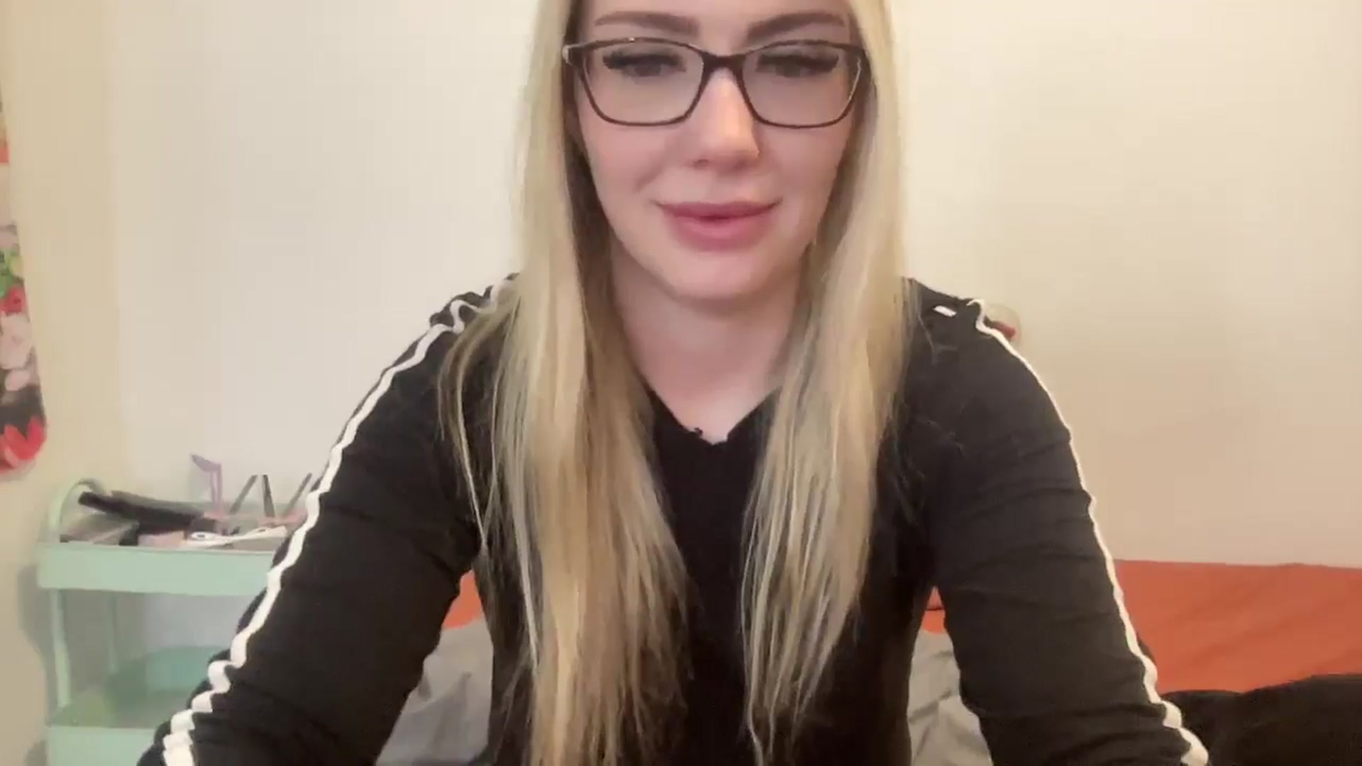 Gallery image thumbnail from AshleyMarina's myfreecams stream on, 11/24/2025, 13:29 image 19 of 20