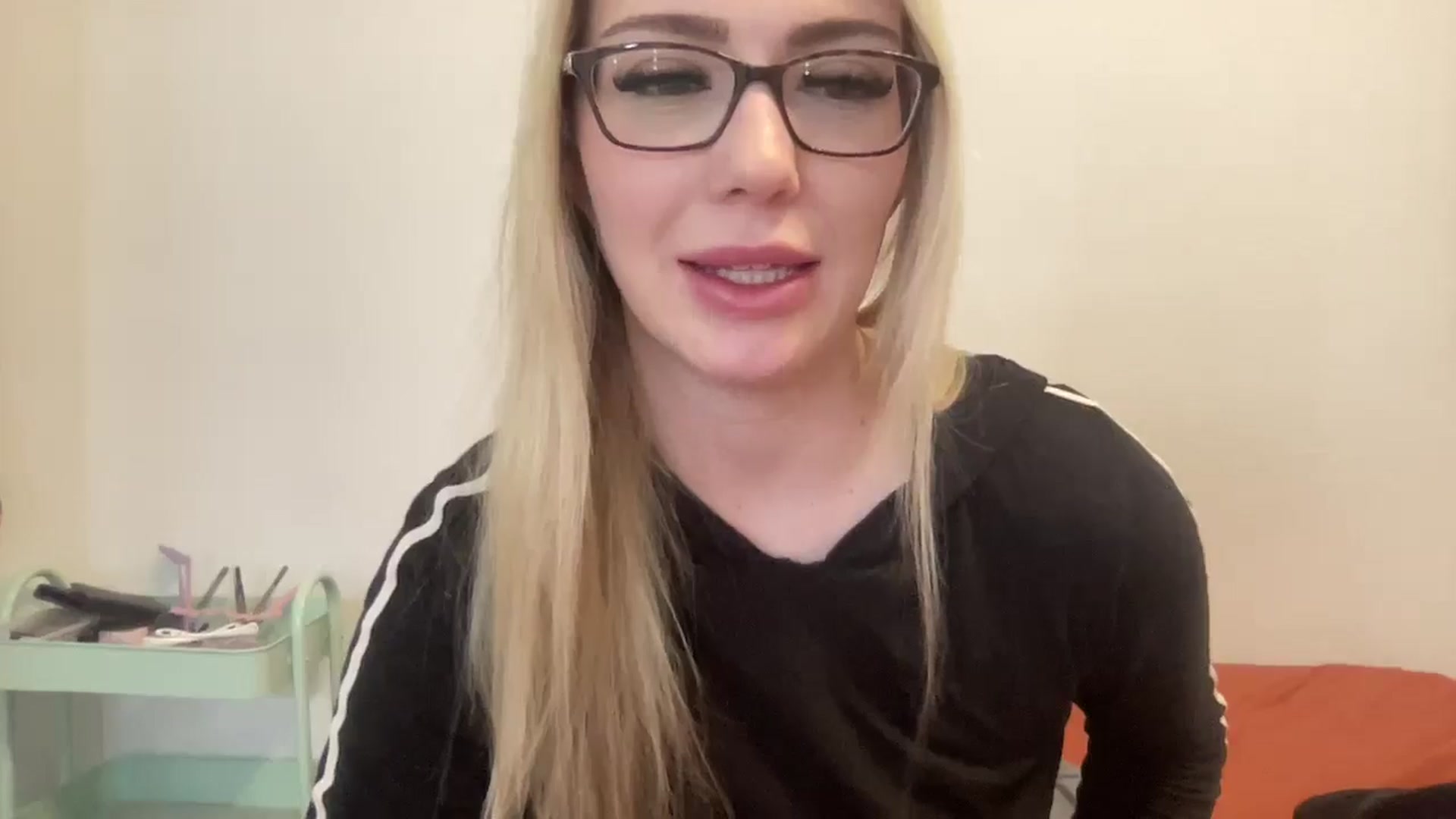 Gallery image thumbnail from AshleyMarina's myfreecams stream on, 11/24/2025, 13:29 image 3 of 20