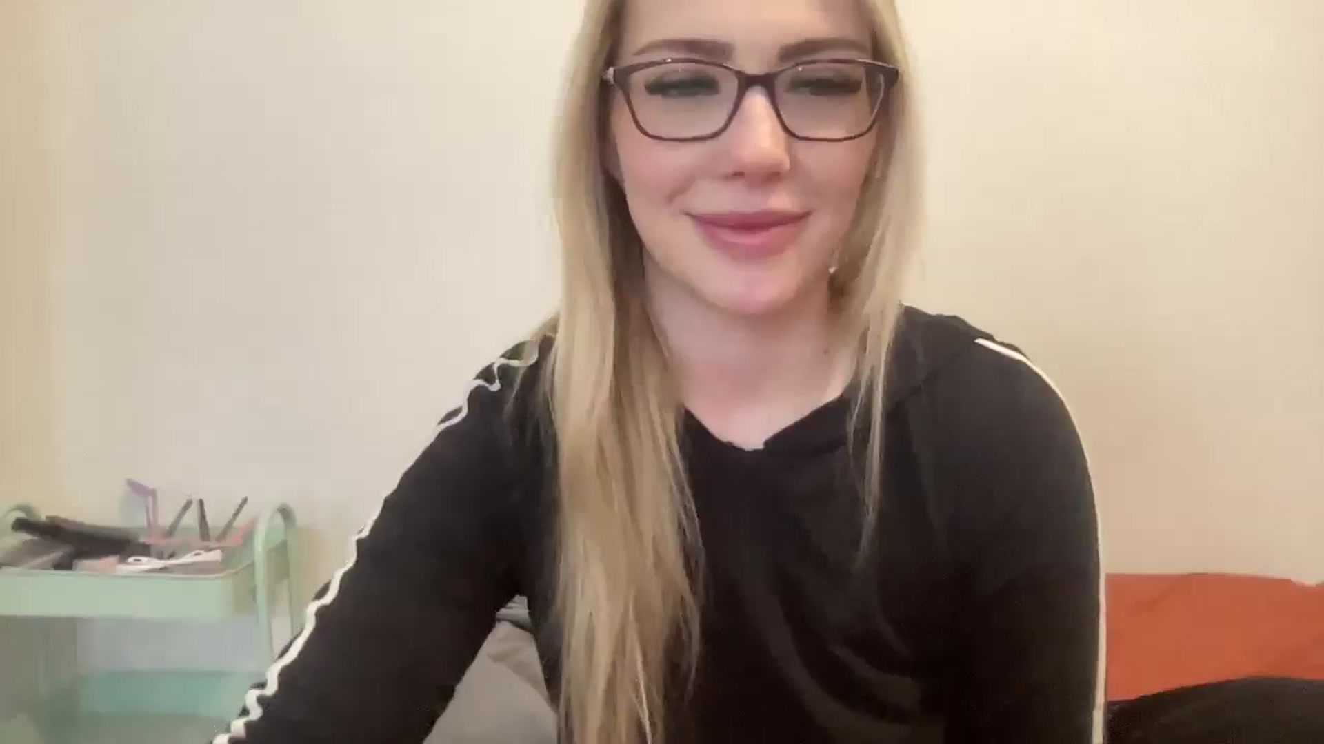 Gallery image thumbnail from AshleyMarina's myfreecams stream on, 11/24/2025, 13:29 image 13 of 20