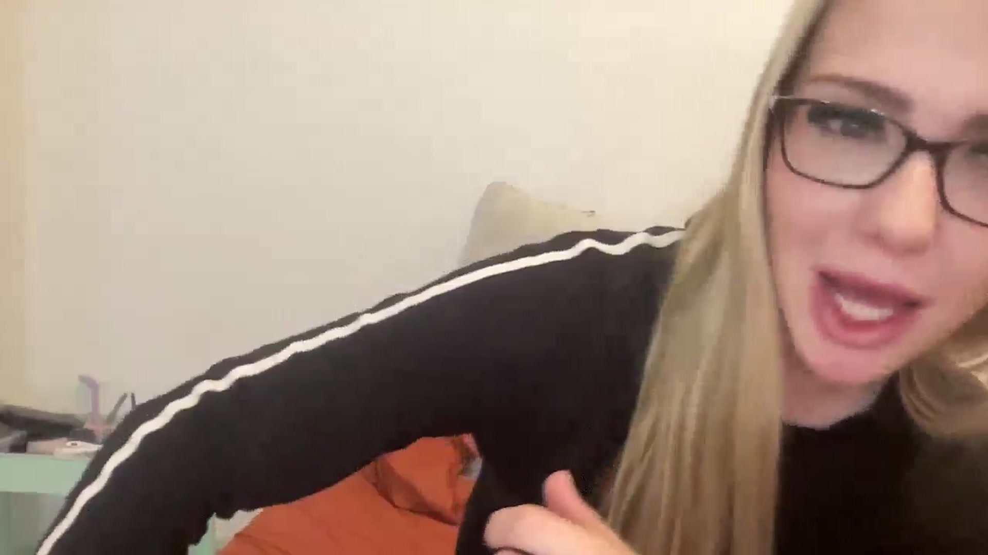 Gallery image thumbnail from AshleyMarina's myfreecams stream on, 11/24/2025, 14:02 image 11 of 20