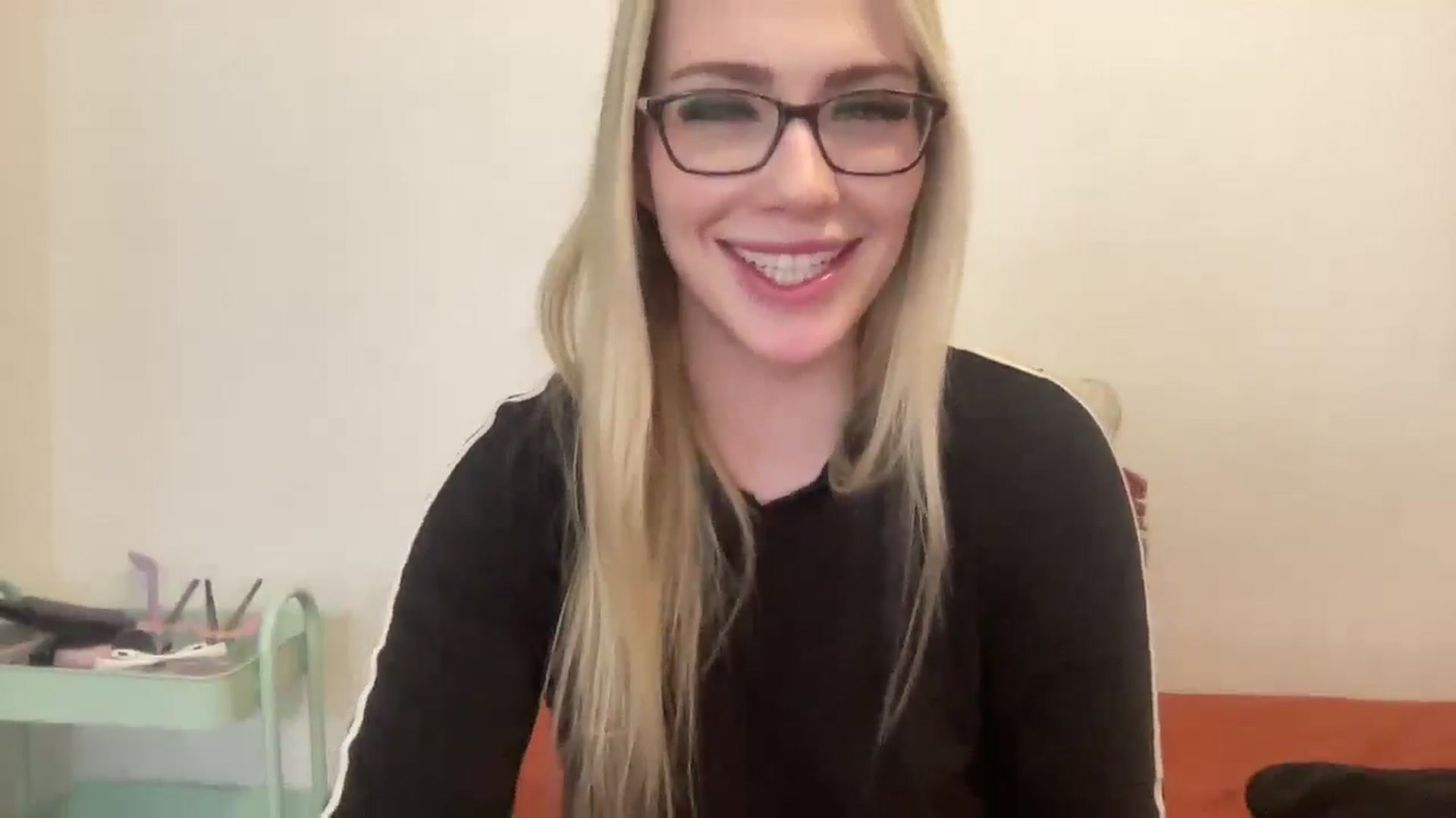 Gallery image thumbnail from AshleyMarina's myfreecams stream on, 11/24/2025, 14:02 image 18 of 20