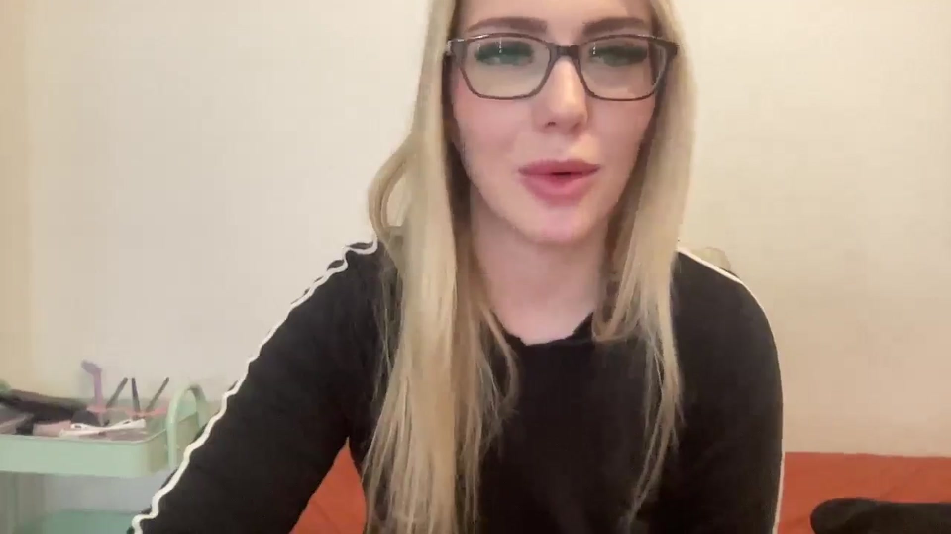 Gallery image thumbnail from AshleyMarina's myfreecams stream on, 11/24/2025, 14:02 image 15 of 20