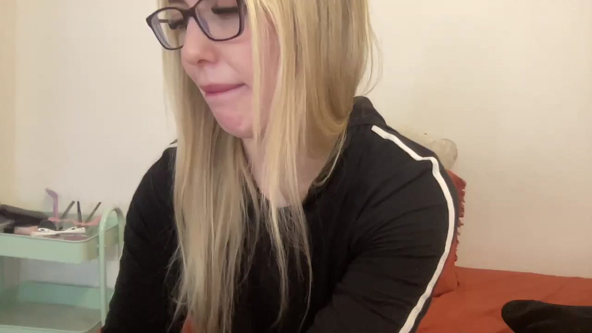 Gallery image thumbnail from AshleyMarina's myfreecams stream on, 11/24/2025, 14:02 image 17 of 20