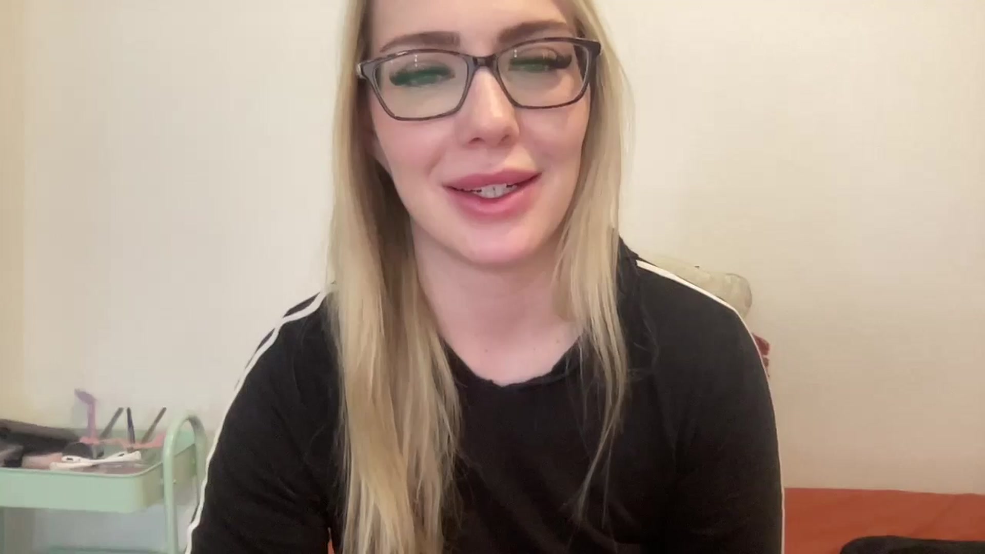 Gallery image thumbnail from AshleyMarina's myfreecams stream on, 11/24/2025, 14:02 image 10 of 20