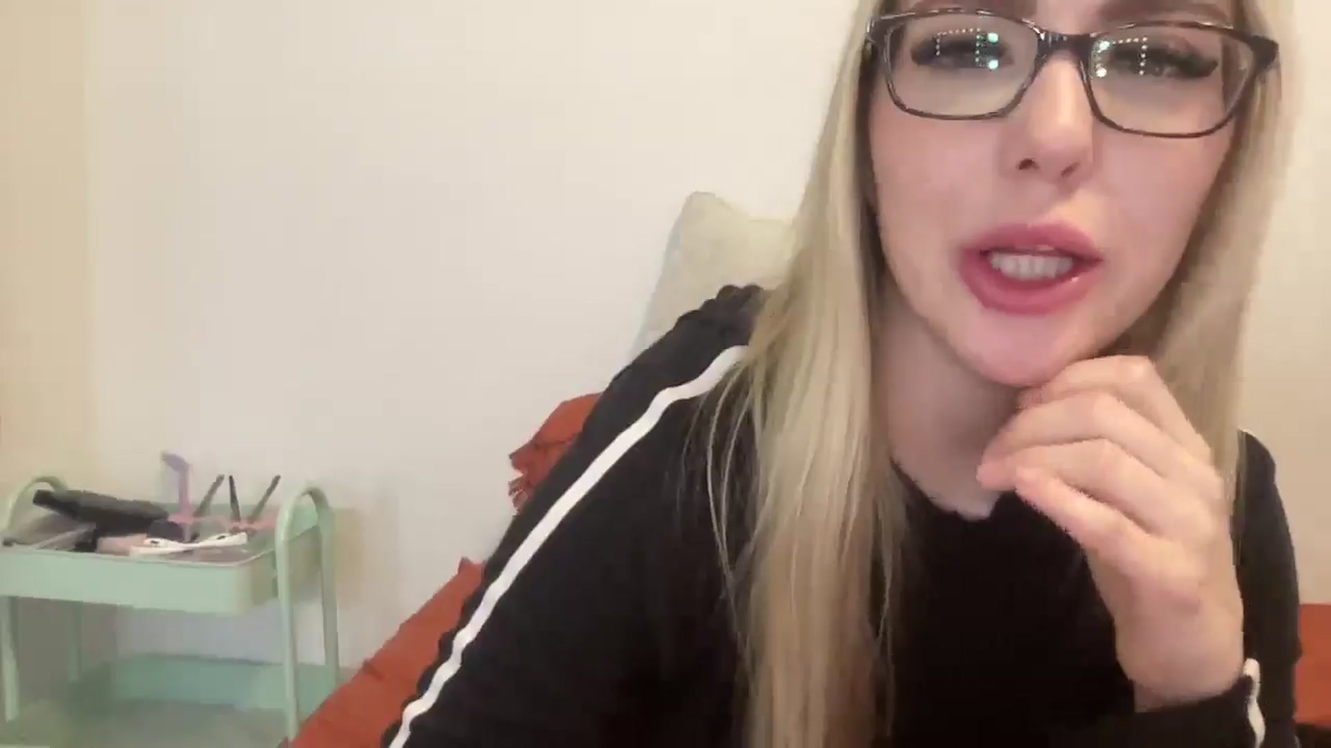 Gallery image thumbnail from AshleyMarina's myfreecams stream on, 11/24/2025, 14:56 image 14 of 20