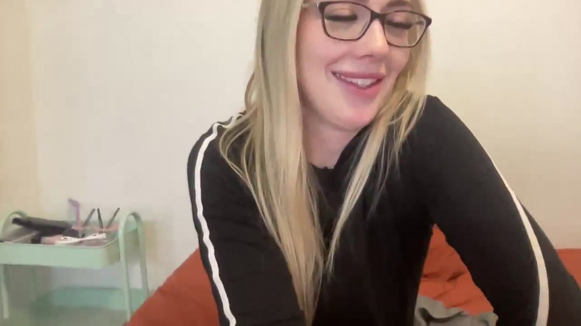Gallery image thumbnail from AshleyMarina's myfreecams stream on, 11/24/2025, 14:56 image 6 of 20
