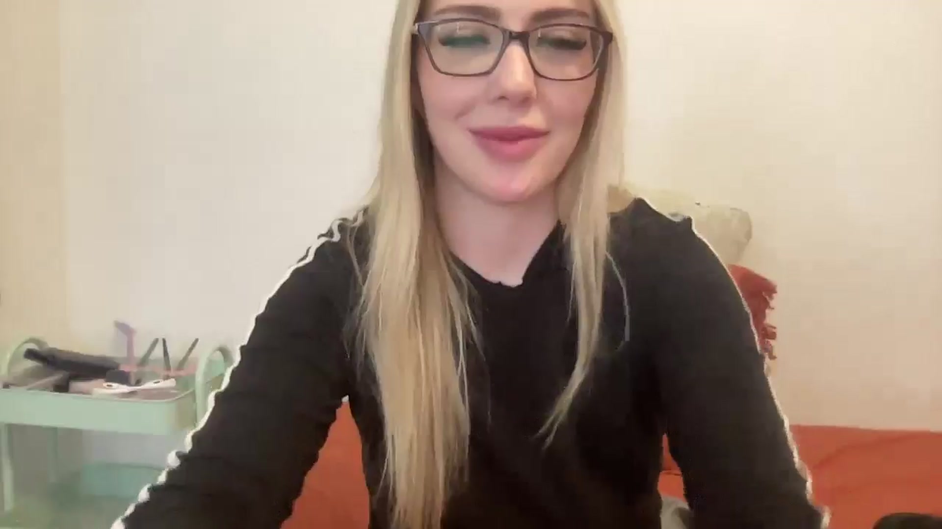 Gallery image thumbnail from AshleyMarina's myfreecams stream on, 11/24/2025, 14:56 image 16 of 20
