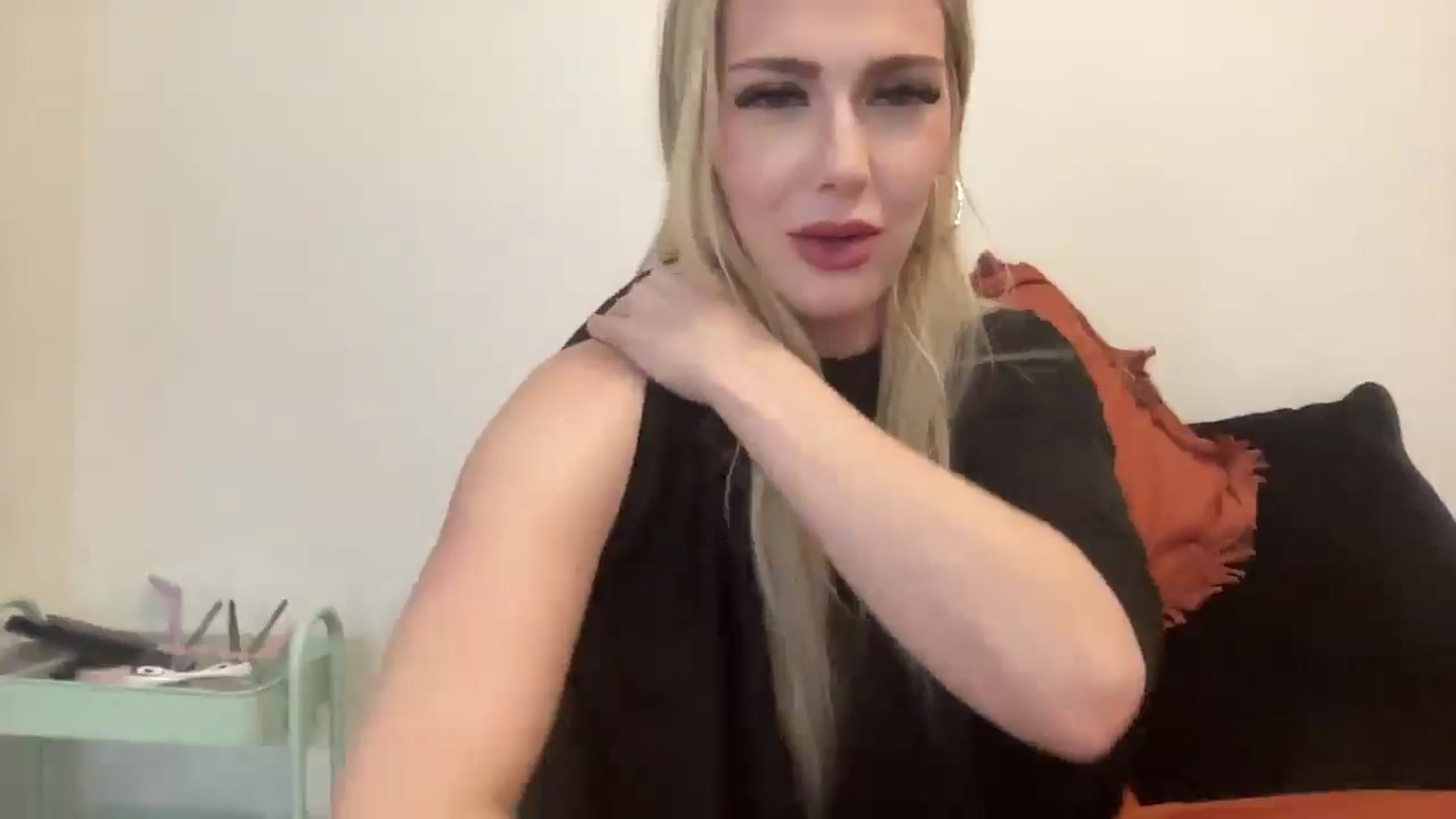 Gallery image thumbnail from AshleyMarina's myfreecams stream on, 11/28/2025, 24:00 image 19 of 20
