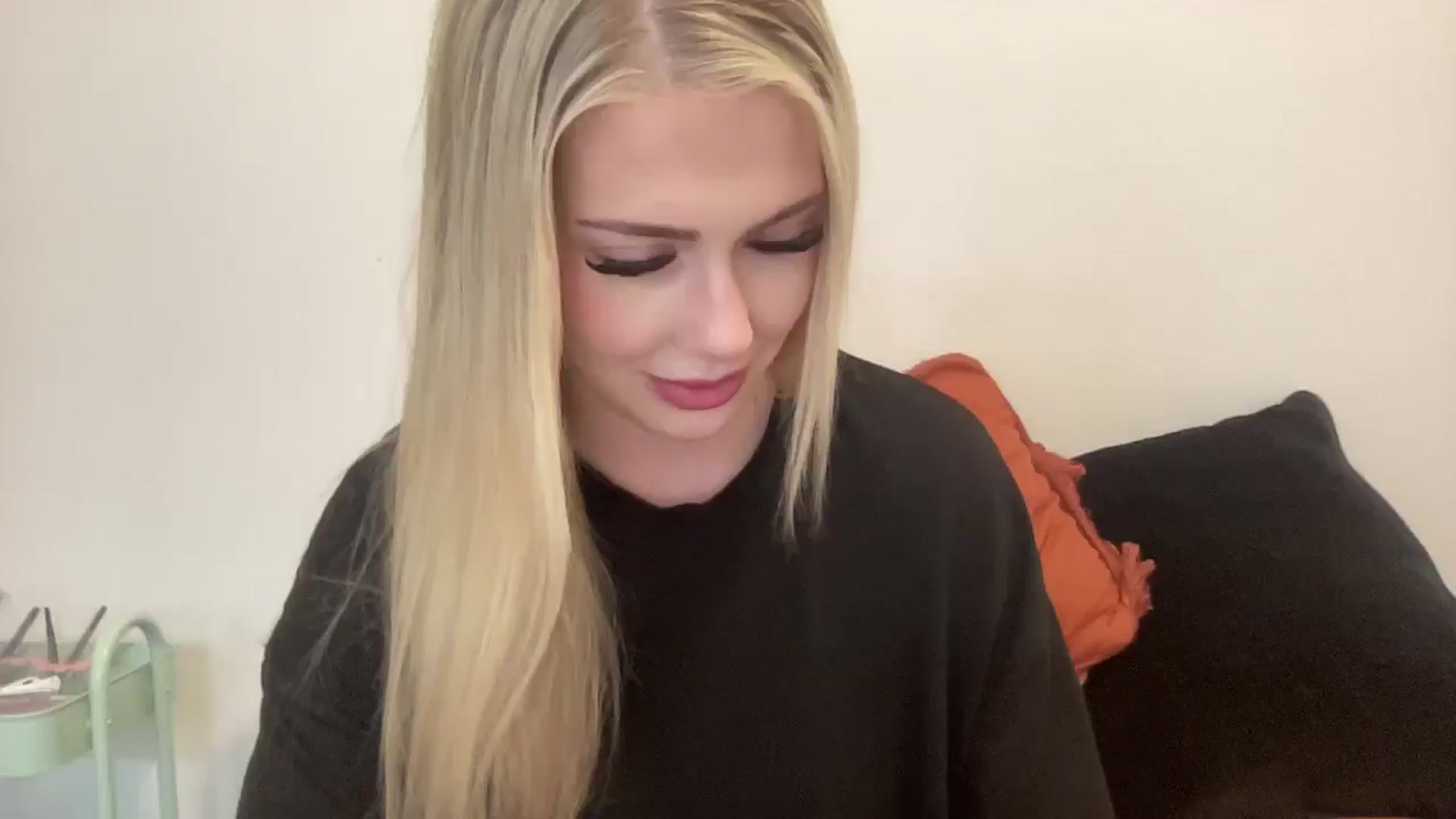 Gallery image thumbnail from AshleyMarina's myfreecams stream on, 11/28/2025, 01:38 image 7 of 20
