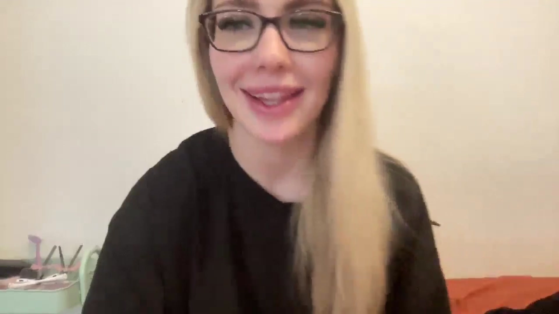 Gallery image thumbnail from AshleyMarina's myfreecams stream on, 11/28/2025, 16:25 image 13 of 20