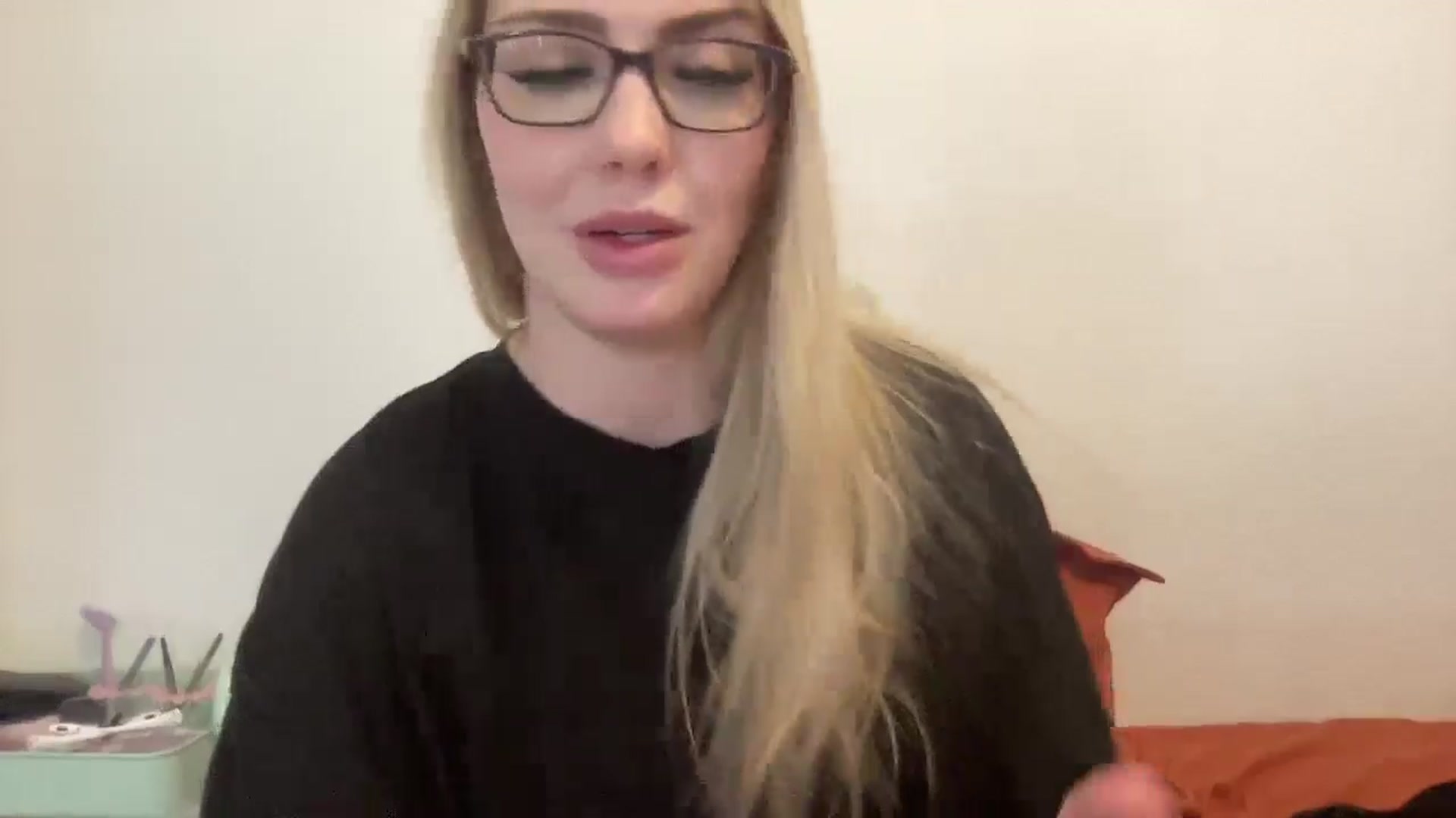 Gallery image thumbnail from AshleyMarina's myfreecams stream on, 11/28/2025, 16:25 image 11 of 20
