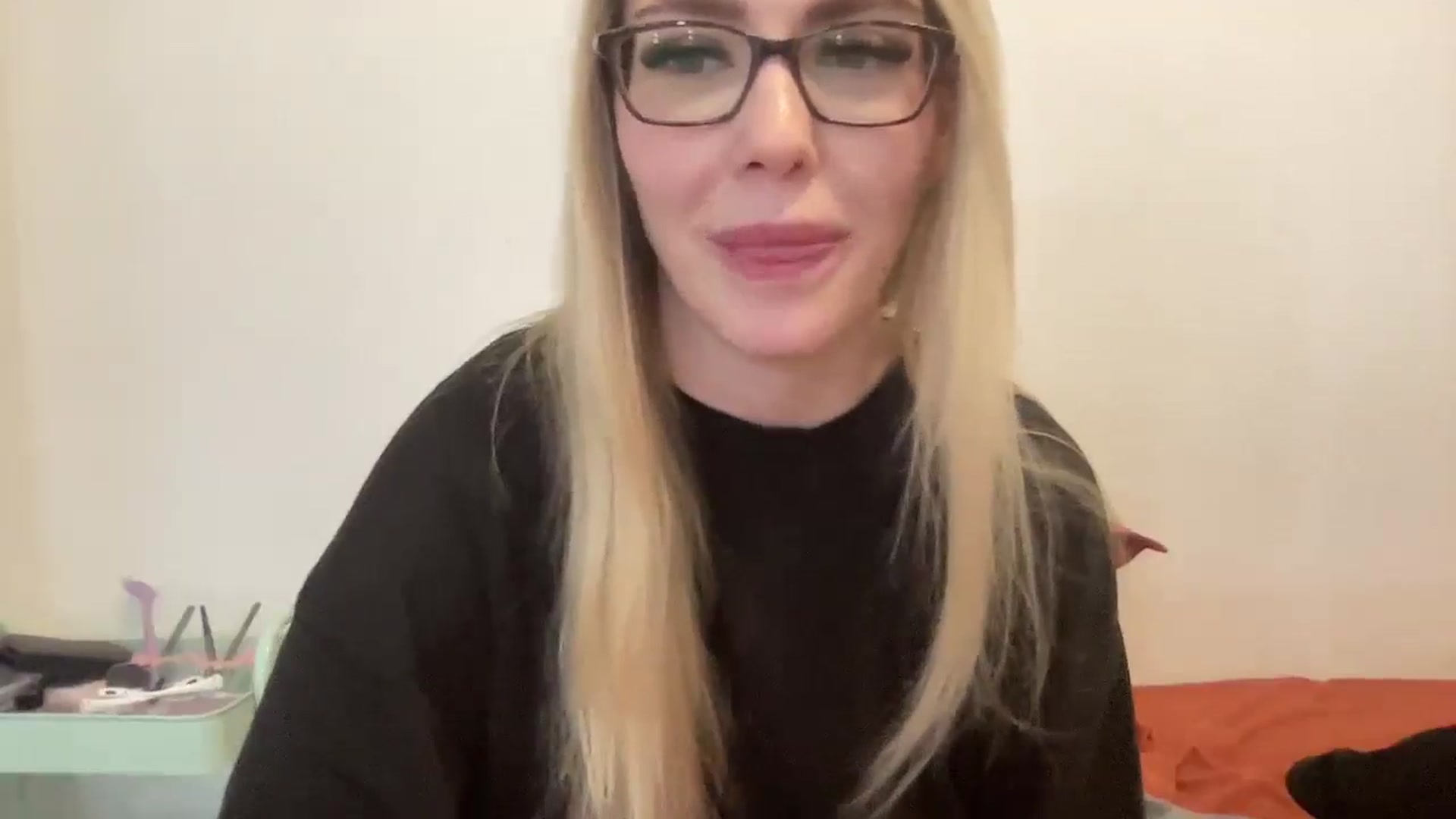 Gallery image thumbnail from AshleyMarina's myfreecams stream on, 11/28/2025, 16:25 image 3 of 20