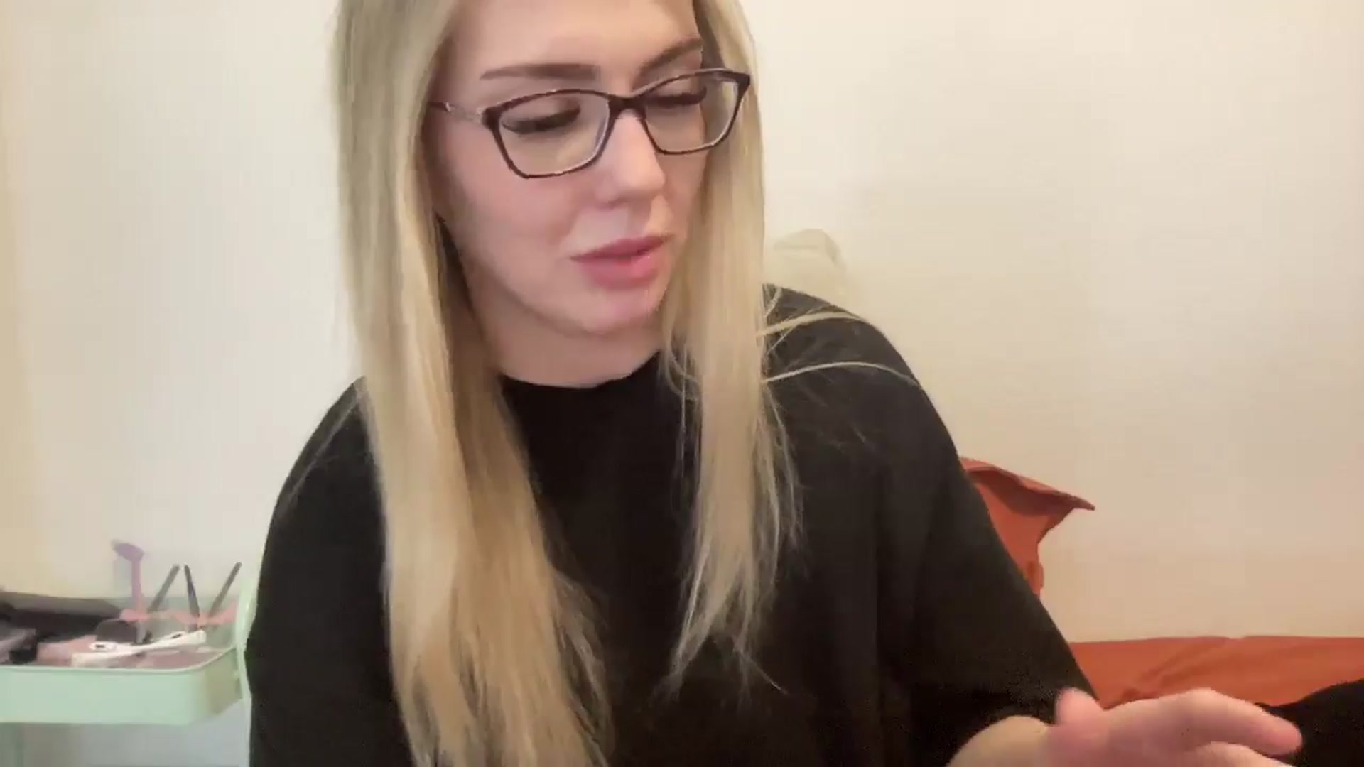 Gallery image thumbnail from AshleyMarina's myfreecams stream on, 11/28/2025, 16:25 image 7 of 20