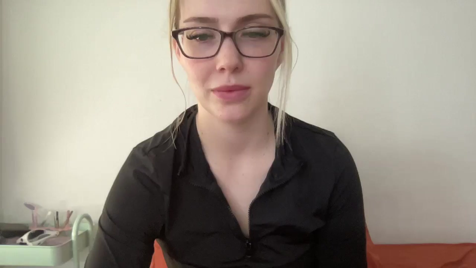 Gallery image thumbnail from AshleyMarina's myfreecams stream on, 12/08/2025, 17:46 image 1 of 20