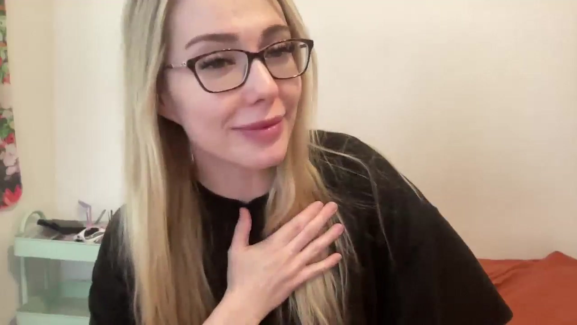 Gallery image thumbnail from AshleyMarina's myfreecams stream on, 12/10/2025, 17:01 image 17 of 20