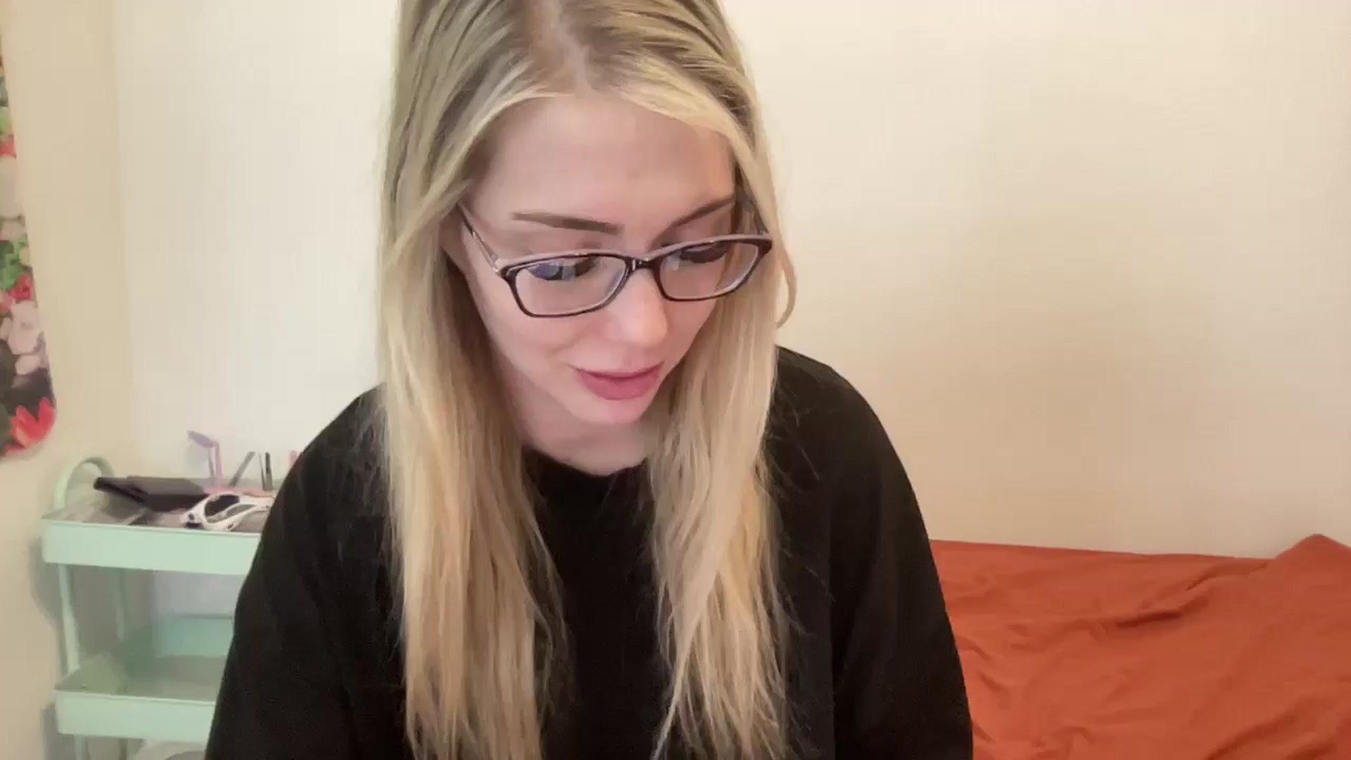 Gallery image thumbnail from AshleyMarina's myfreecams stream on, 12/10/2025, 17:01 image 12 of 20