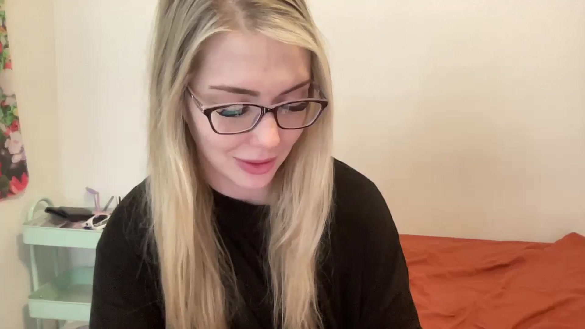 Gallery image thumbnail from AshleyMarina's myfreecams stream on, 12/10/2025, 17:01 image 3 of 20