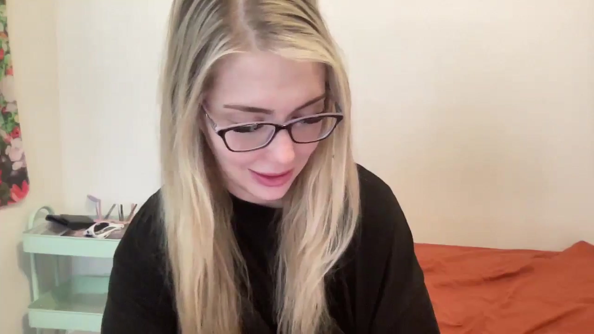 Gallery image thumbnail from AshleyMarina's myfreecams stream on, 12/10/2025, 17:01 image 2 of 20