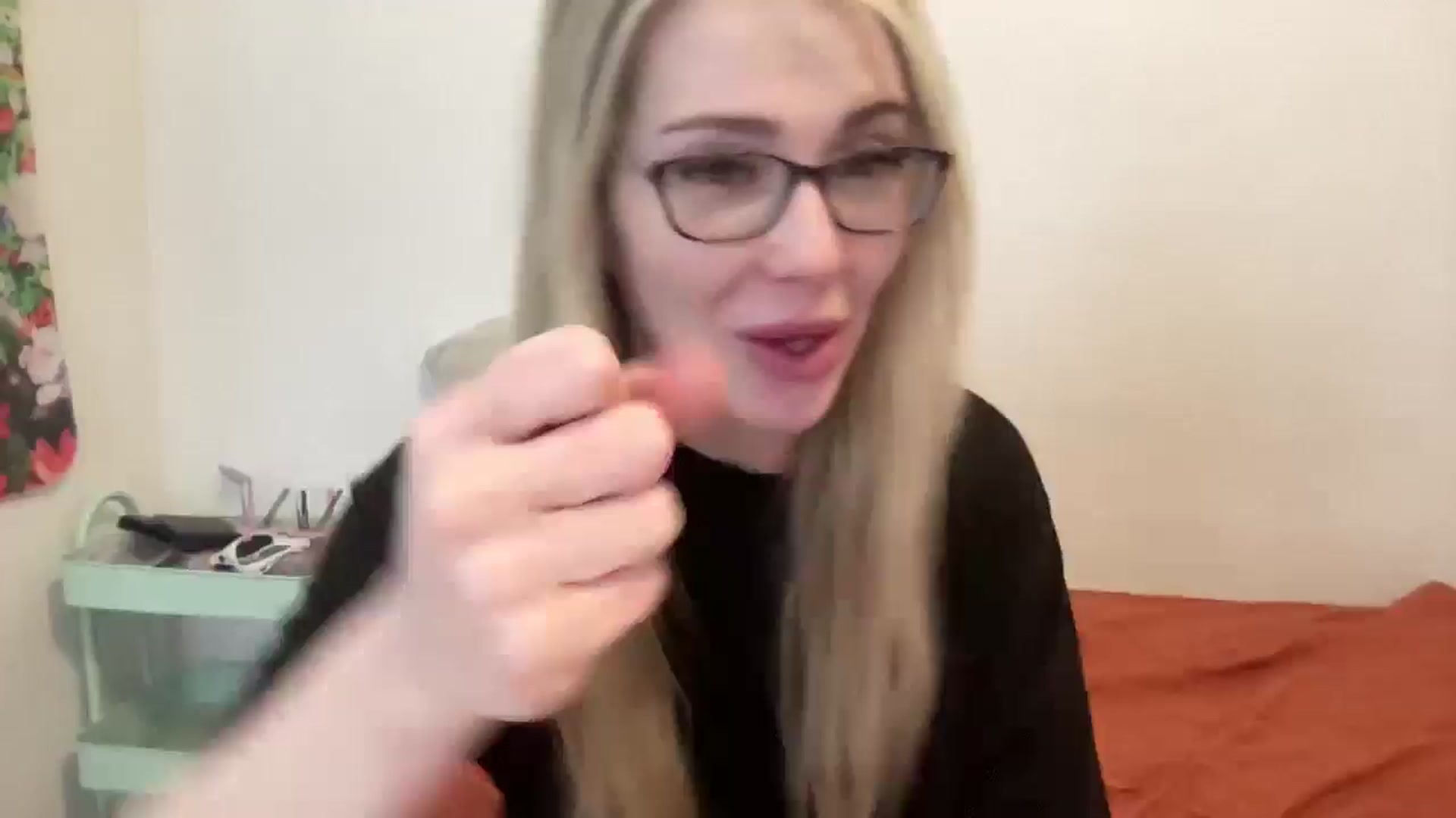 Gallery image thumbnail from AshleyMarina's myfreecams stream on, 12/10/2025, 17:01 image 1 of 20