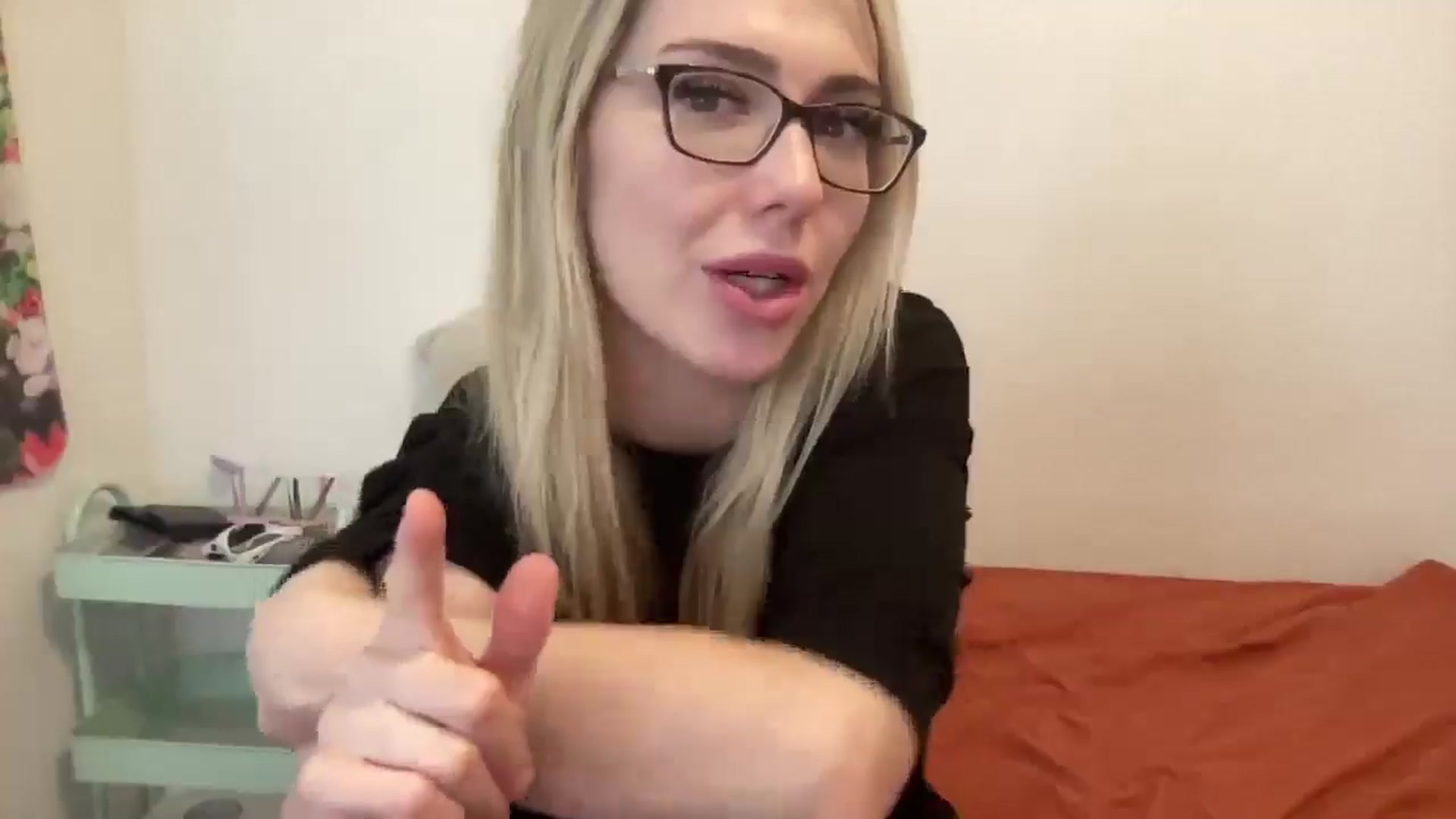 Gallery image thumbnail from AshleyMarina's myfreecams stream on, 12/10/2025, 17:01 image 10 of 20