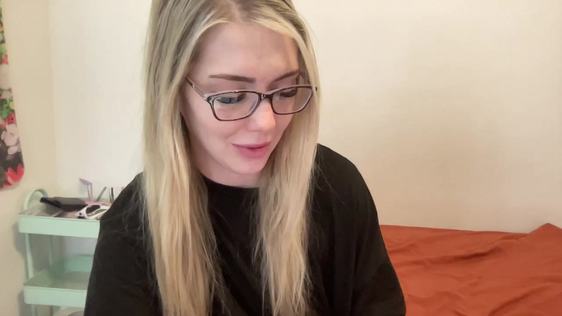 Gallery image thumbnail from AshleyMarina's myfreecams stream on, 12/10/2025, 17:01 image 7 of 20