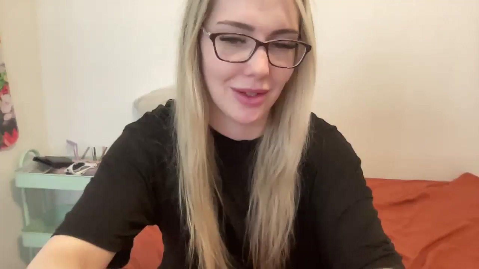 Gallery image thumbnail from AshleyMarina's myfreecams stream on, 12/10/2025, 17:01 image 8 of 20