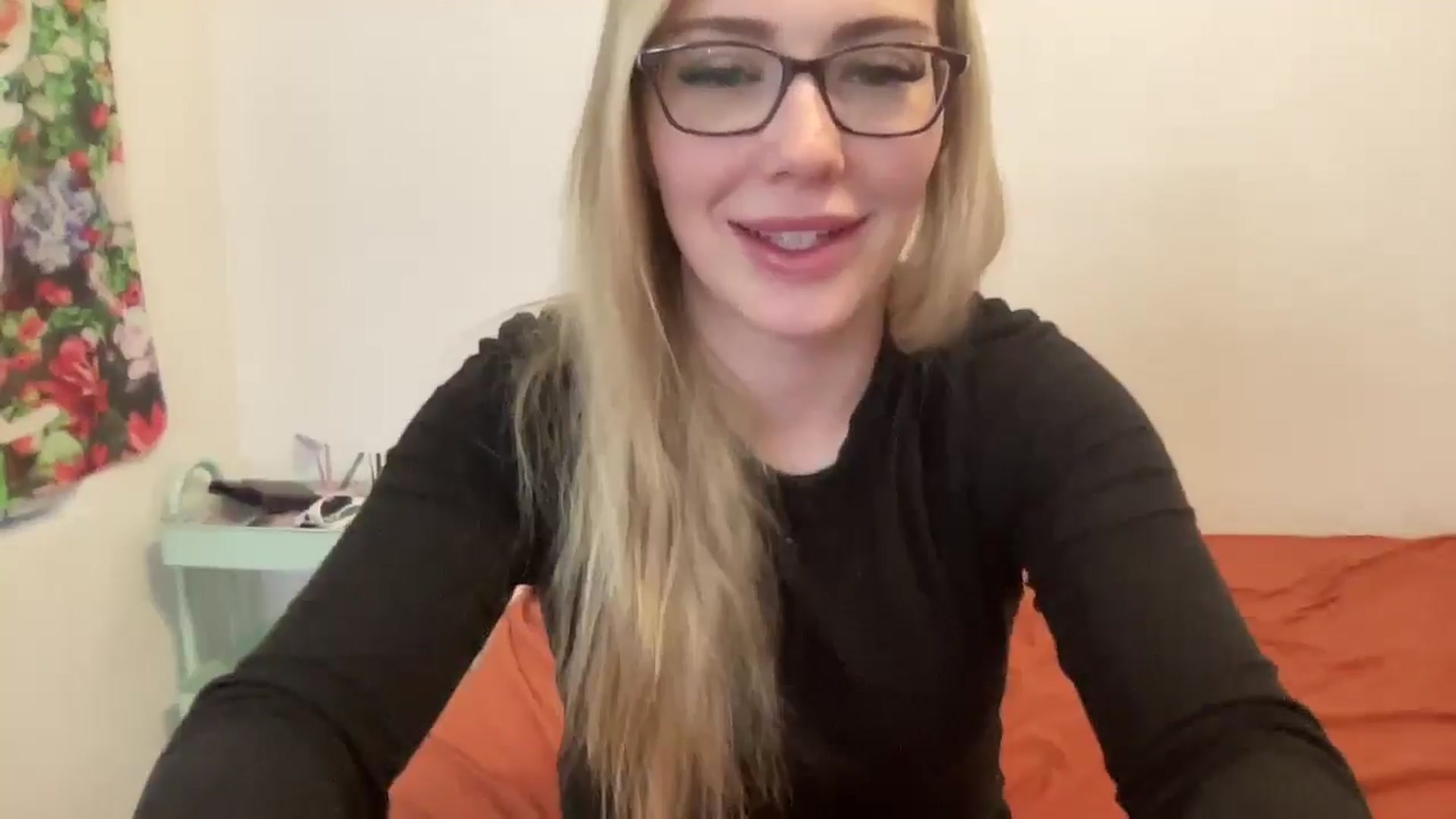 Gallery image thumbnail from AshleyMarina's myfreecams stream on, 12/12/2025, 14:44 image 6 of 20