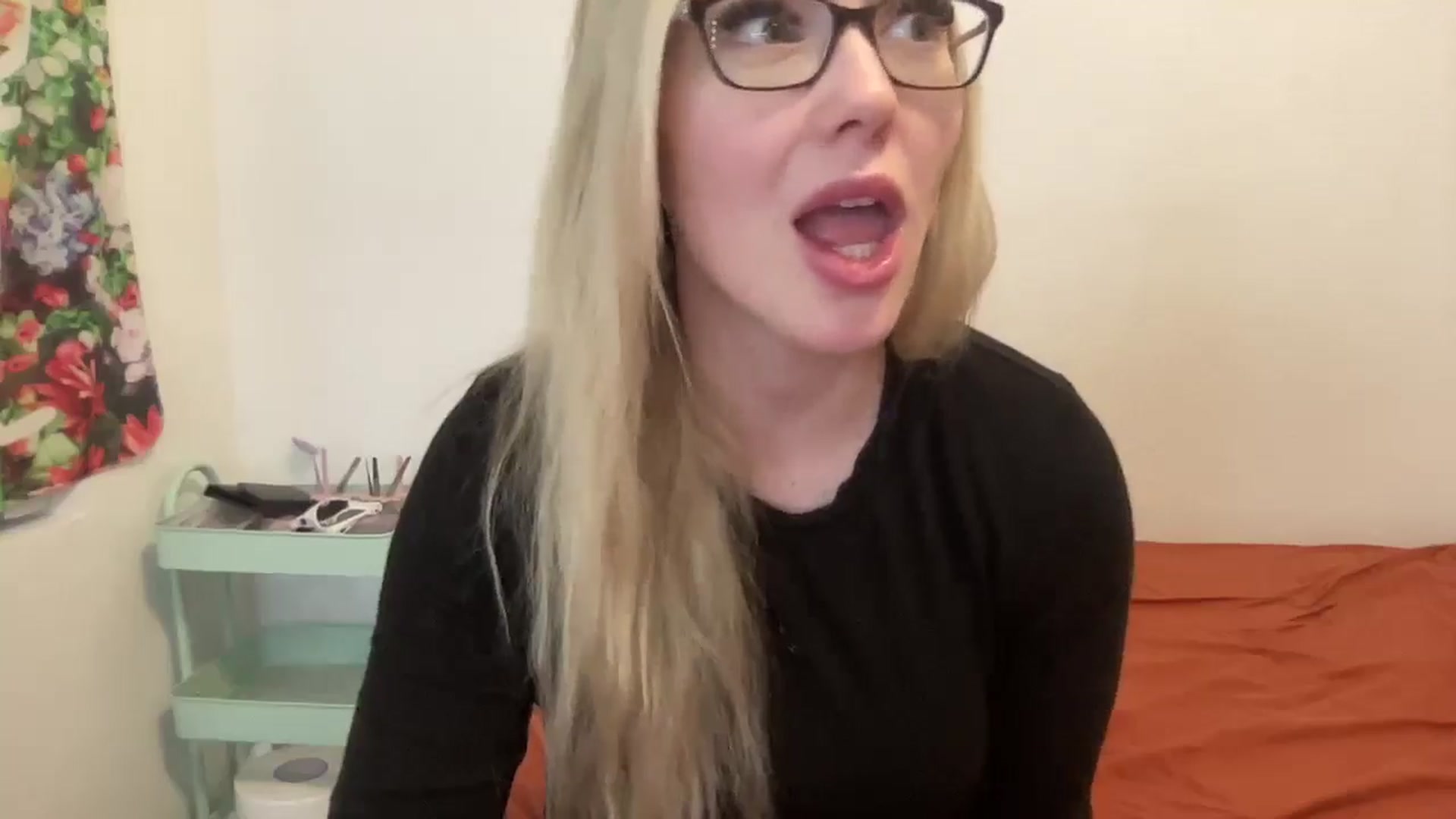 Gallery image thumbnail from AshleyMarina's myfreecams stream on, 12/12/2025, 14:44 image 5 of 20