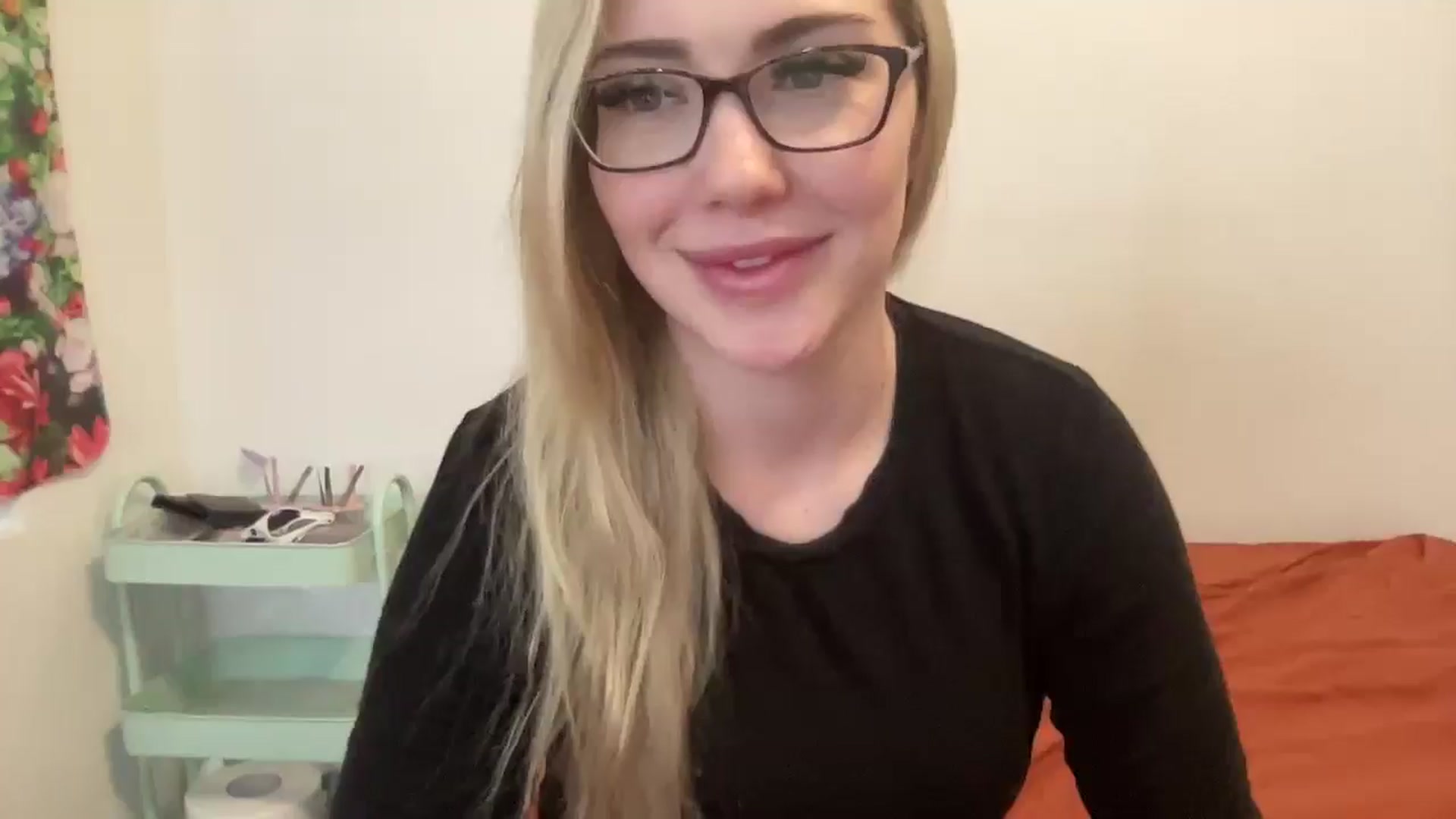 Gallery image thumbnail from AshleyMarina's myfreecams stream on, 12/12/2025, 14:44 image 18 of 20