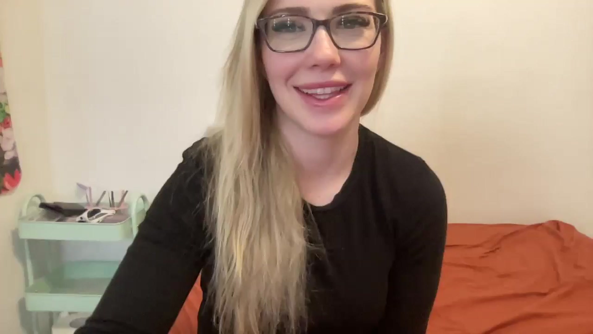 Gallery image thumbnail from AshleyMarina's myfreecams stream on, 12/12/2025, 14:44 image 1 of 20