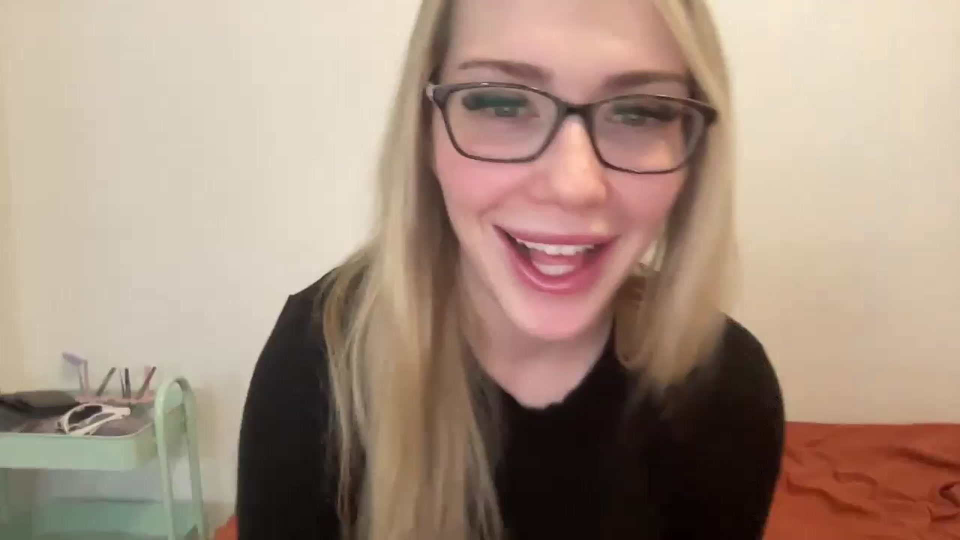Gallery image thumbnail from AshleyMarina's myfreecams stream on, 12/19/2025, 15:00 image 4 of 20